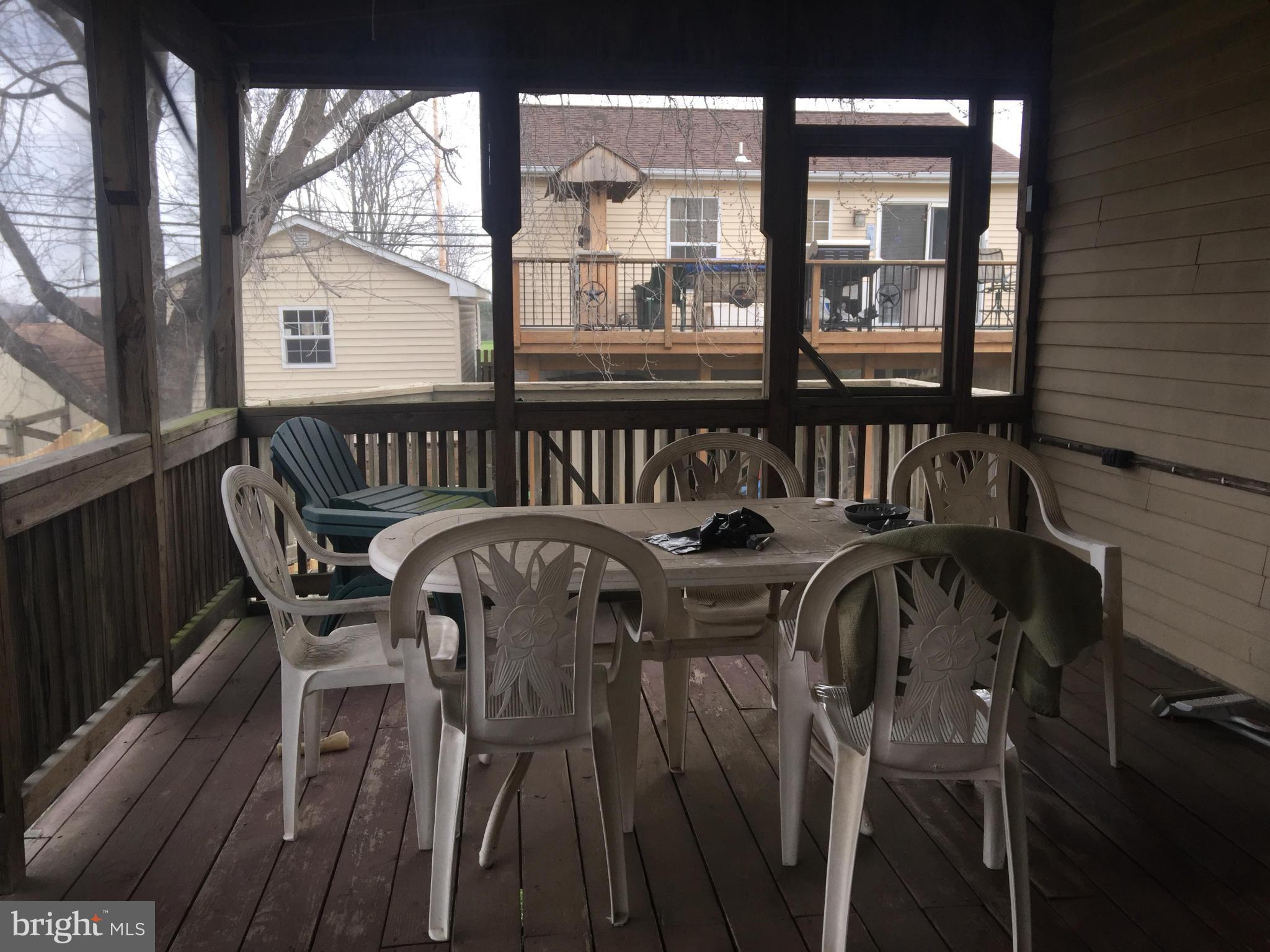 LEXINGTON RUN - Residential