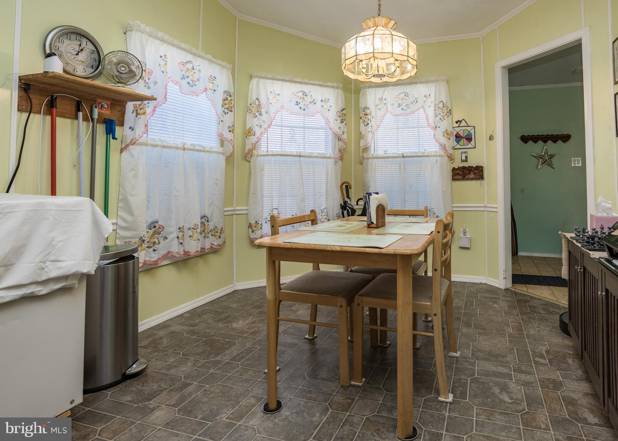 MURRAY MANOR - Residential