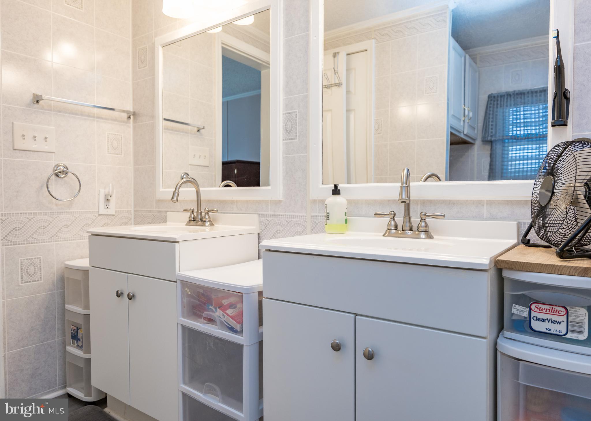 MURRAY MANOR - Residential