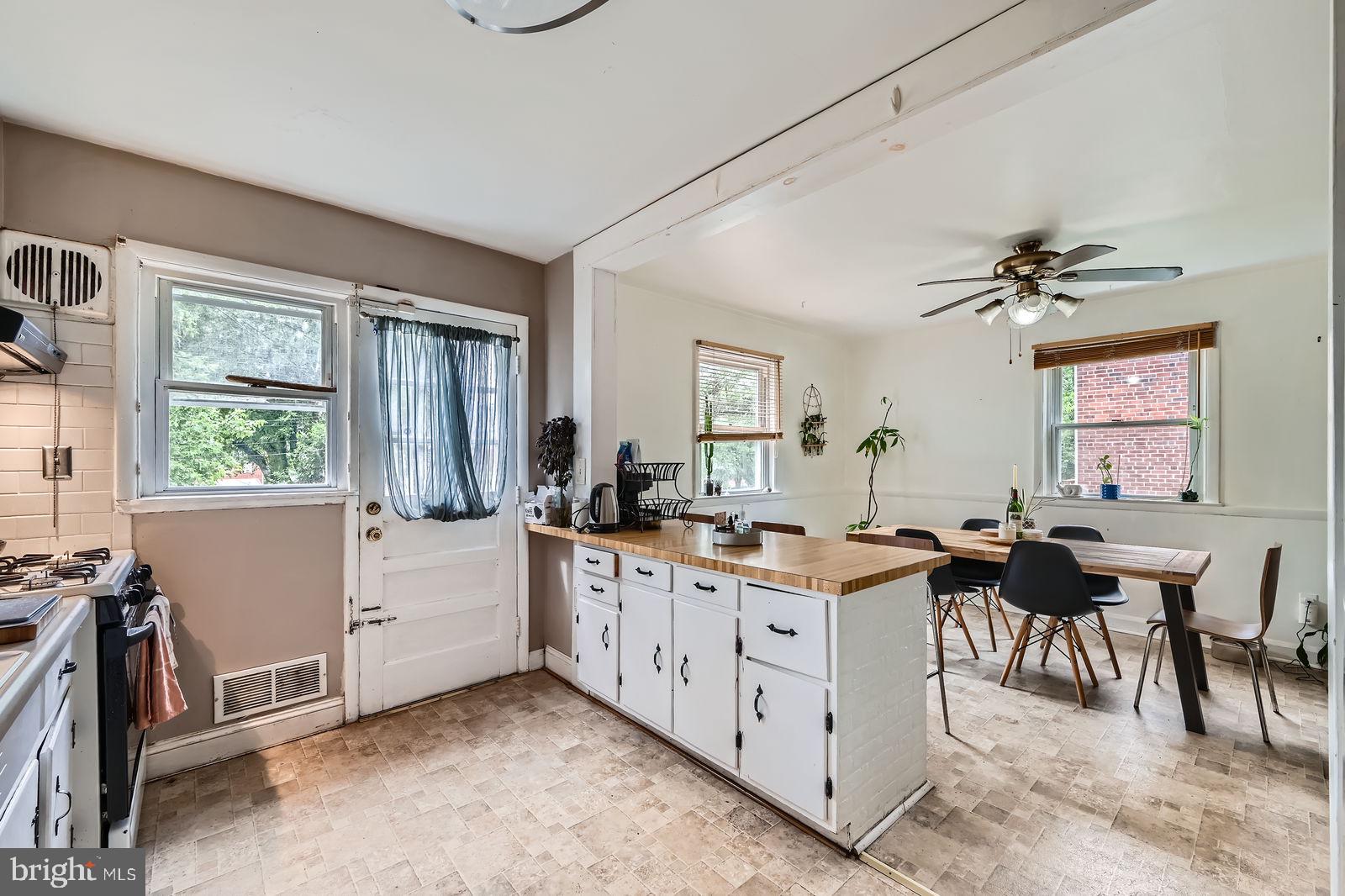 CHINQUAPIN PARK - Residential