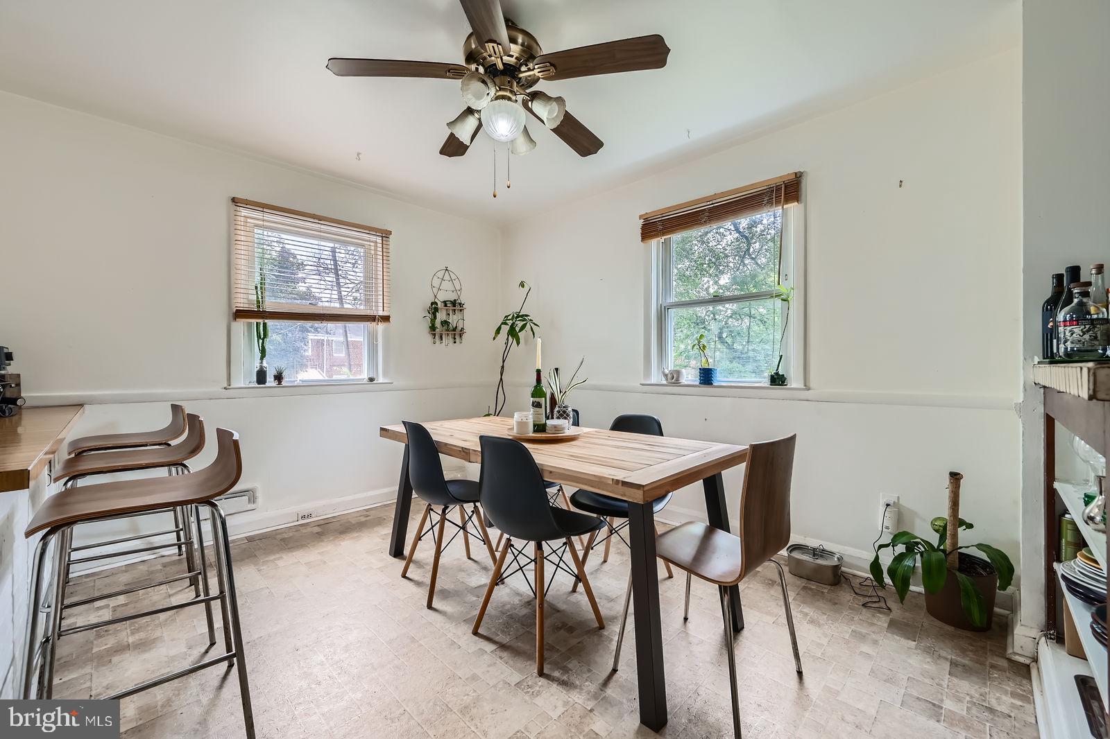 CHINQUAPIN PARK - Residential