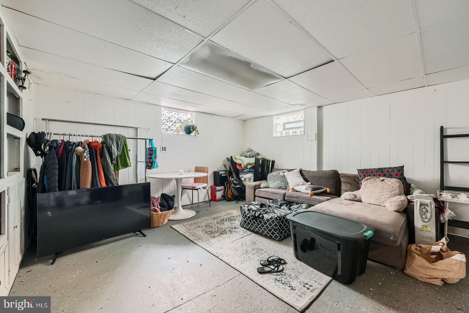 CHINQUAPIN PARK - Residential