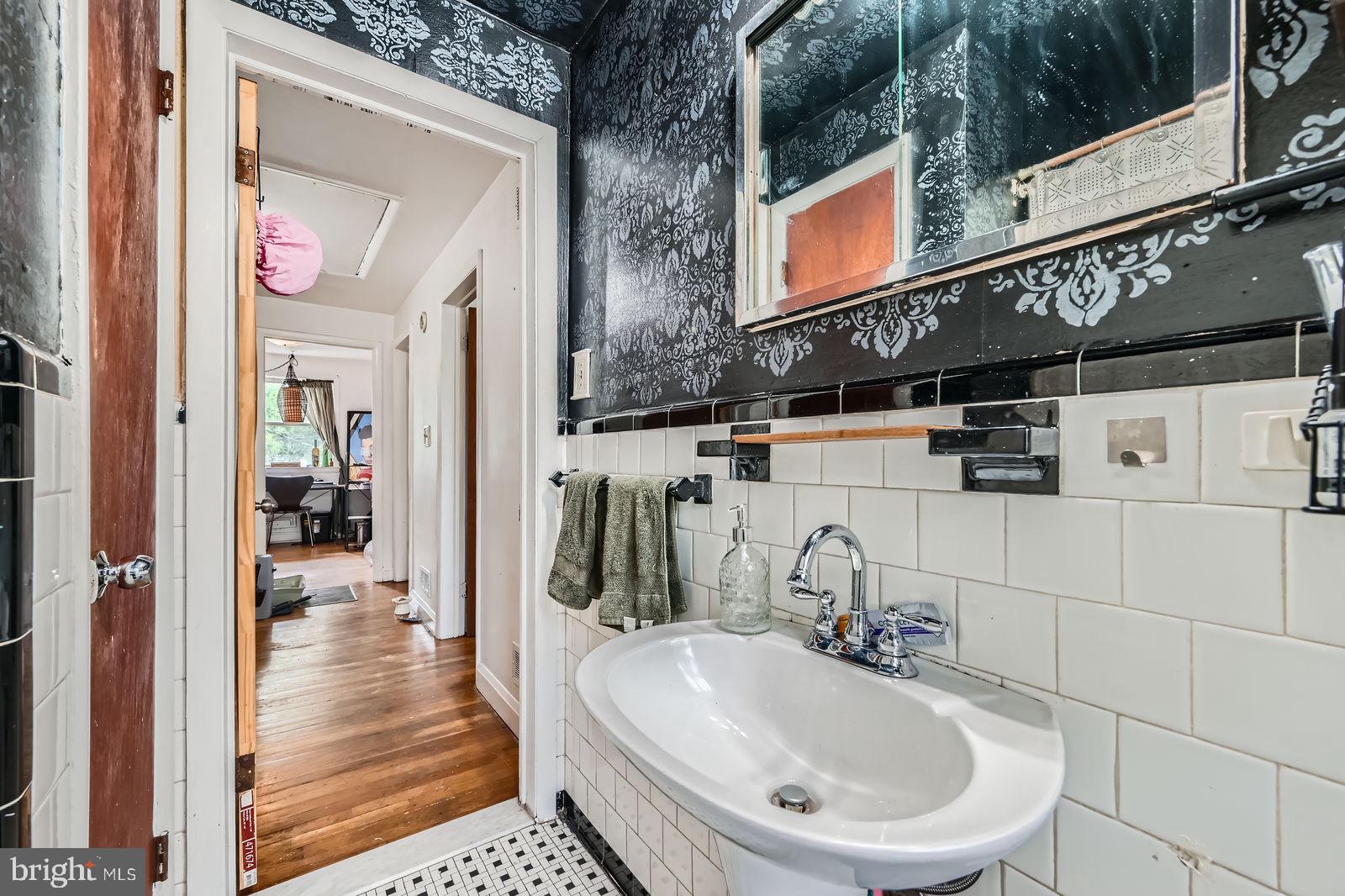 CHINQUAPIN PARK - Residential