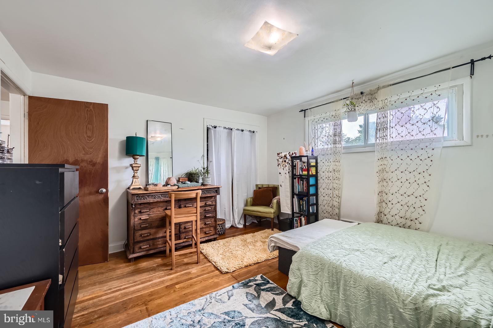 CHINQUAPIN PARK - Residential