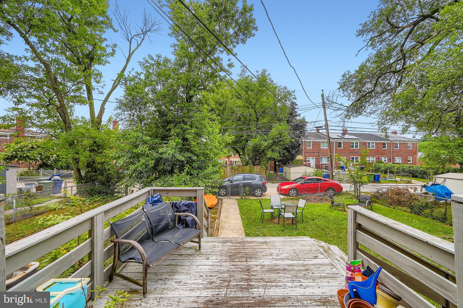 CHINQUAPIN PARK - Residential