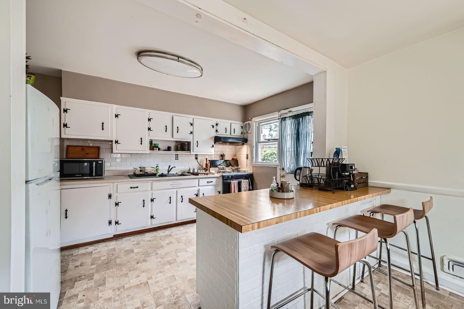 CHINQUAPIN PARK - Residential