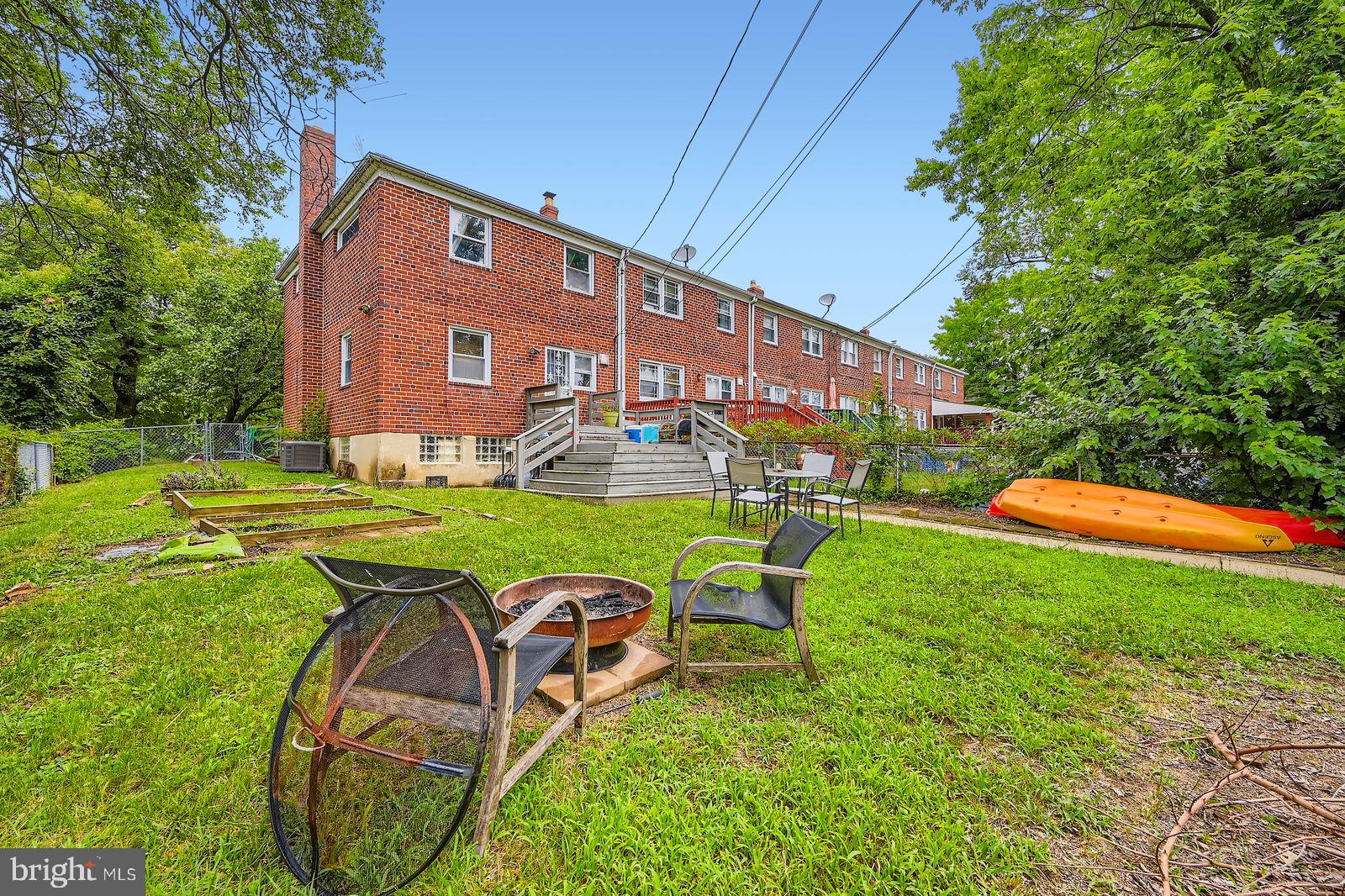 CHINQUAPIN PARK - Residential