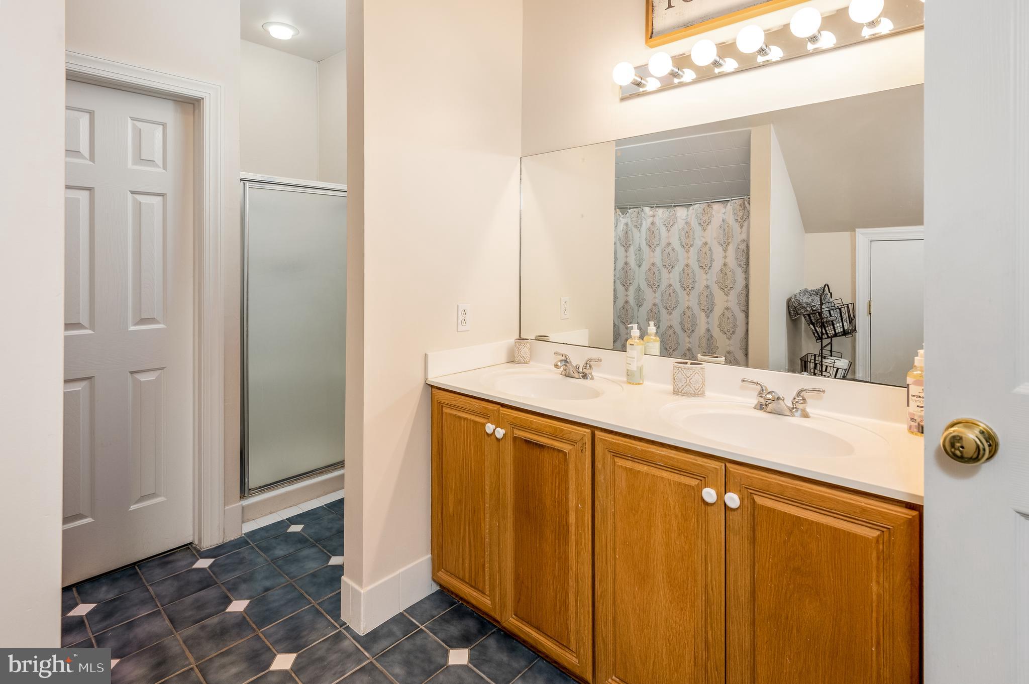 ENCLAV PLEASANT WOOD - Residential