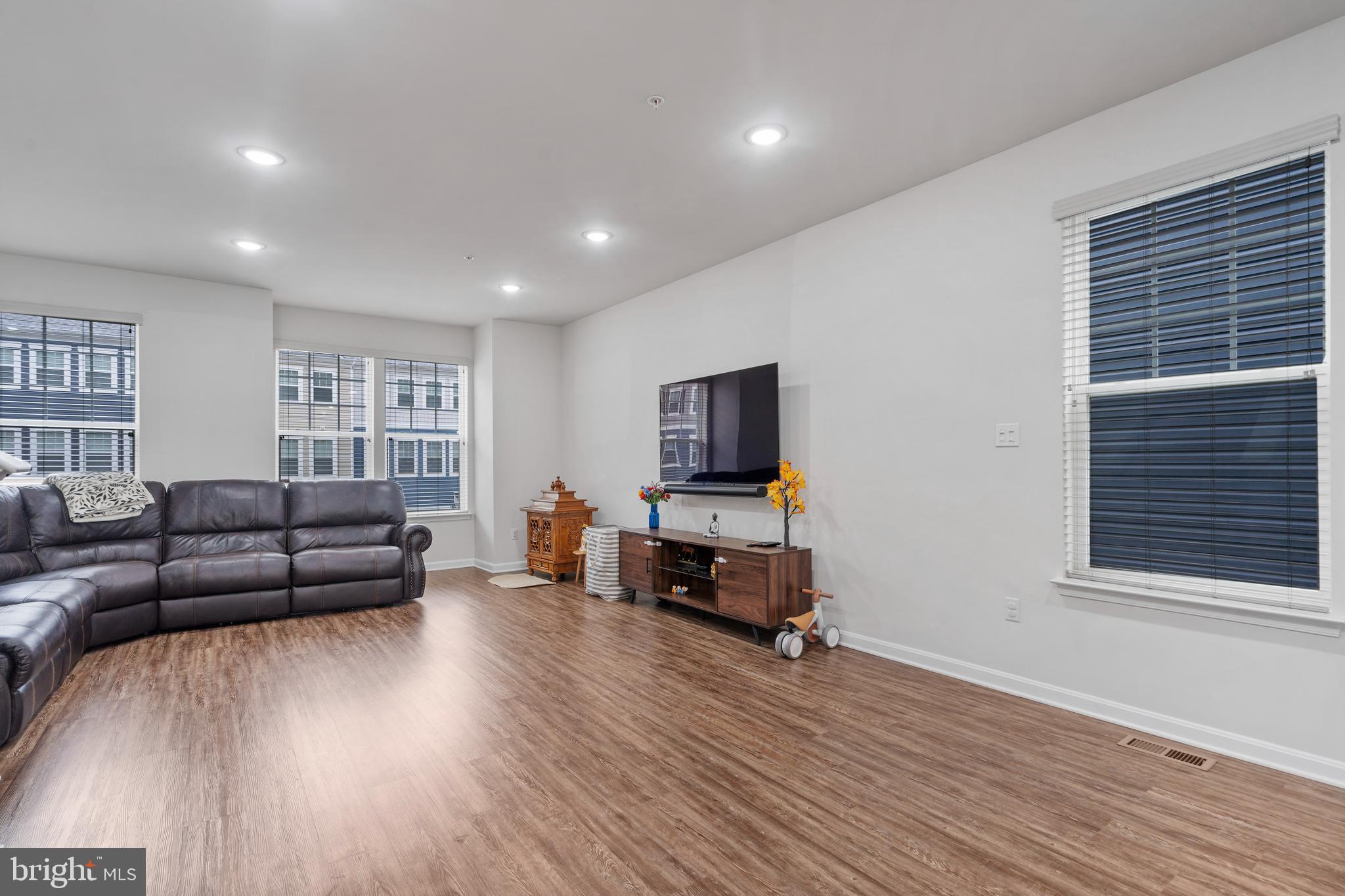 PARKSIDE - Residential Lease