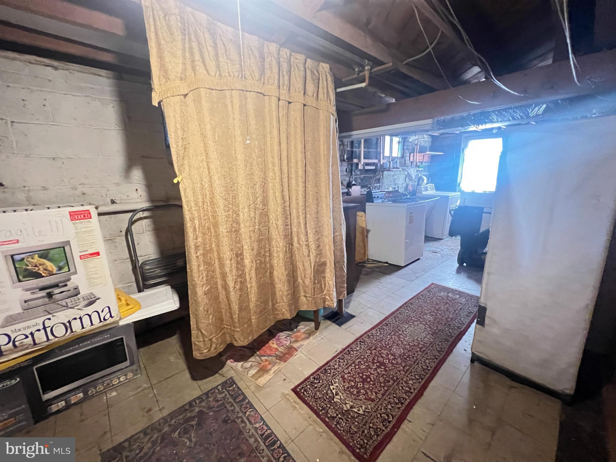 ROCK CREEK KNOLLS - Residential