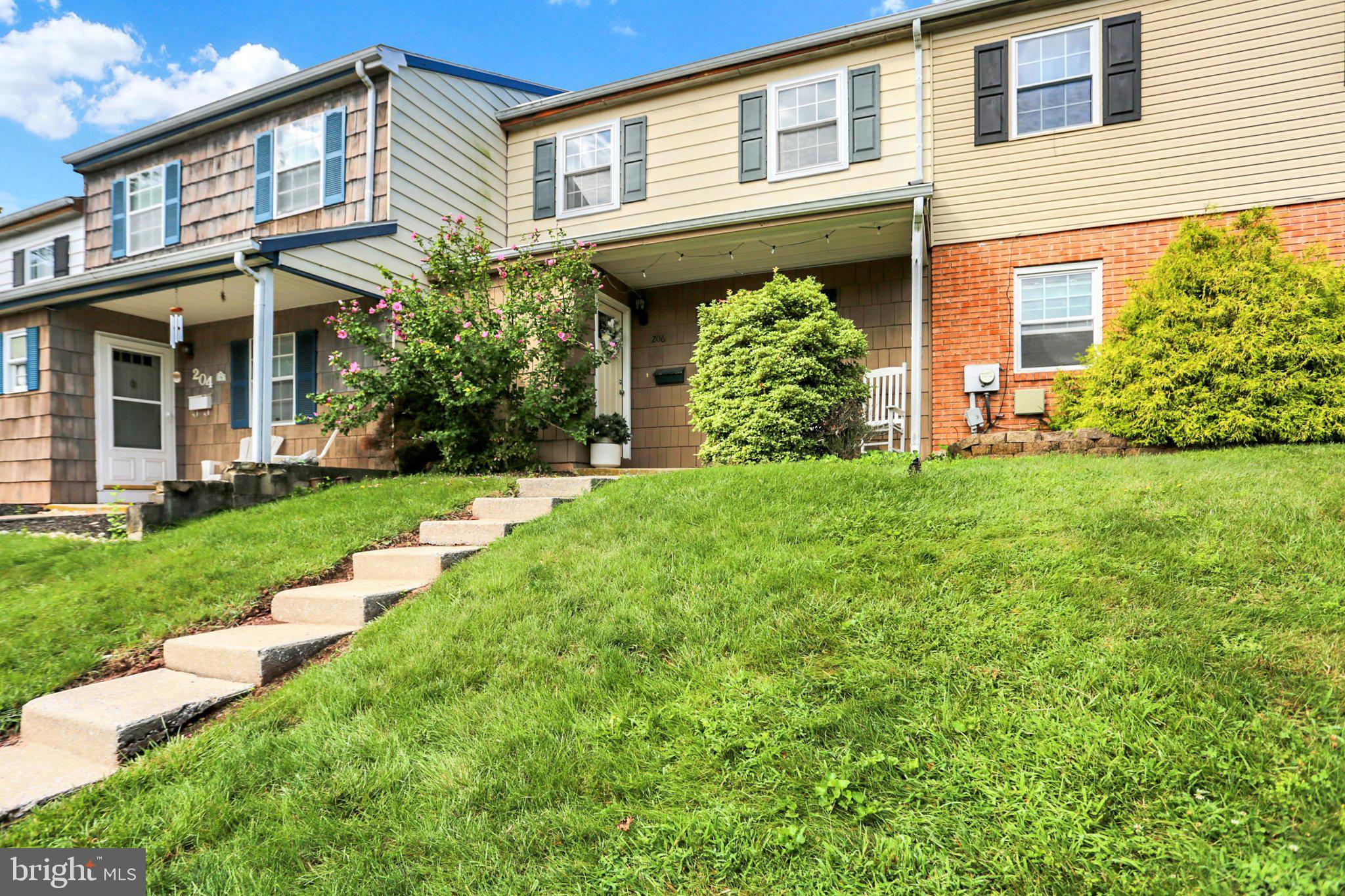 206 LEXINGTON ROAD