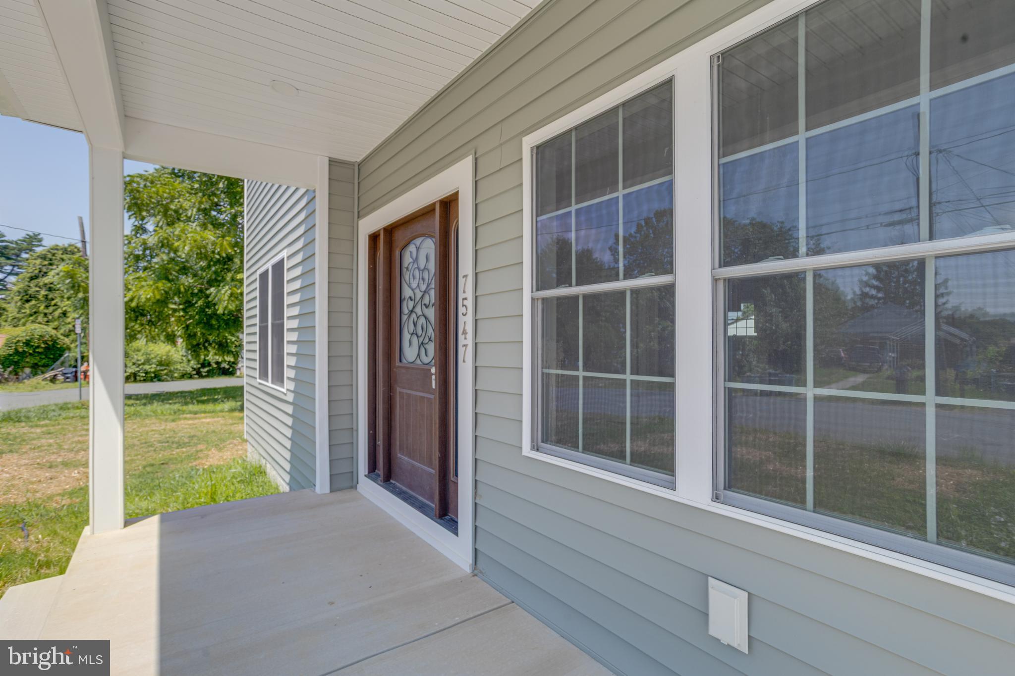 7547 BATTLE GROVE CIRCLE
