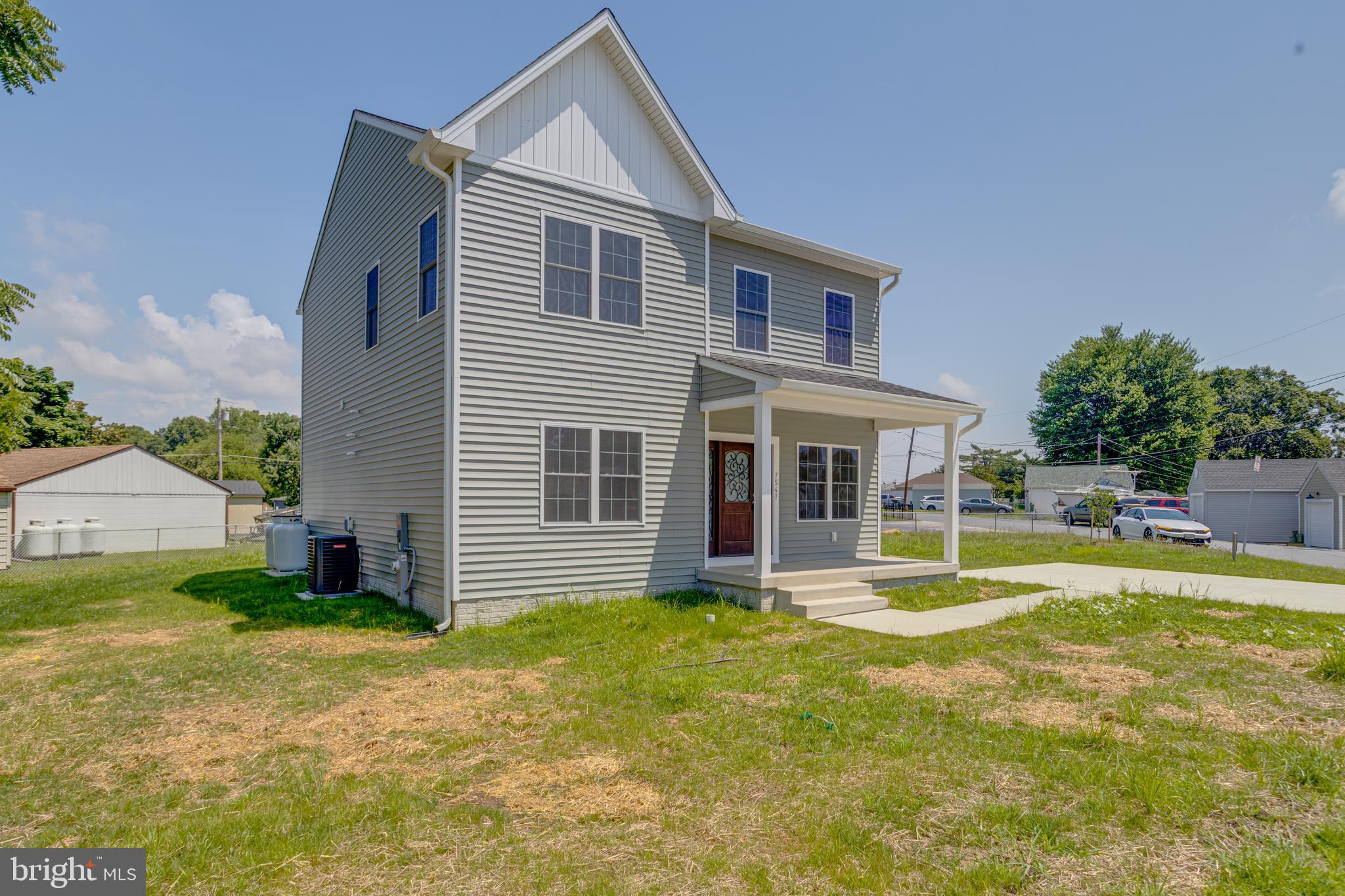 7547 BATTLE GROVE CIRCLE