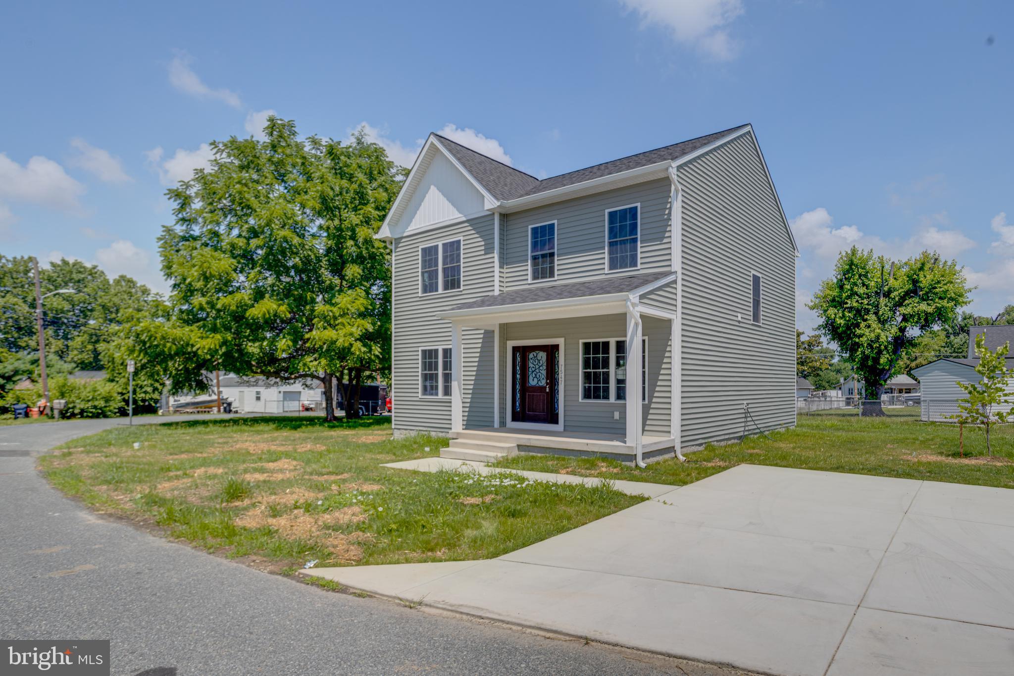 7547 BATTLE GROVE CIRCLE