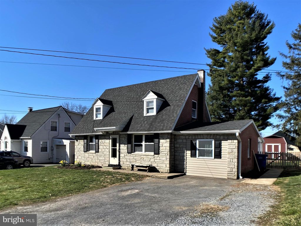 Photo of 14 PLEASANT VIEW AVE, WILLOW STREET, PA 17584 (MLS # PALA2031710)