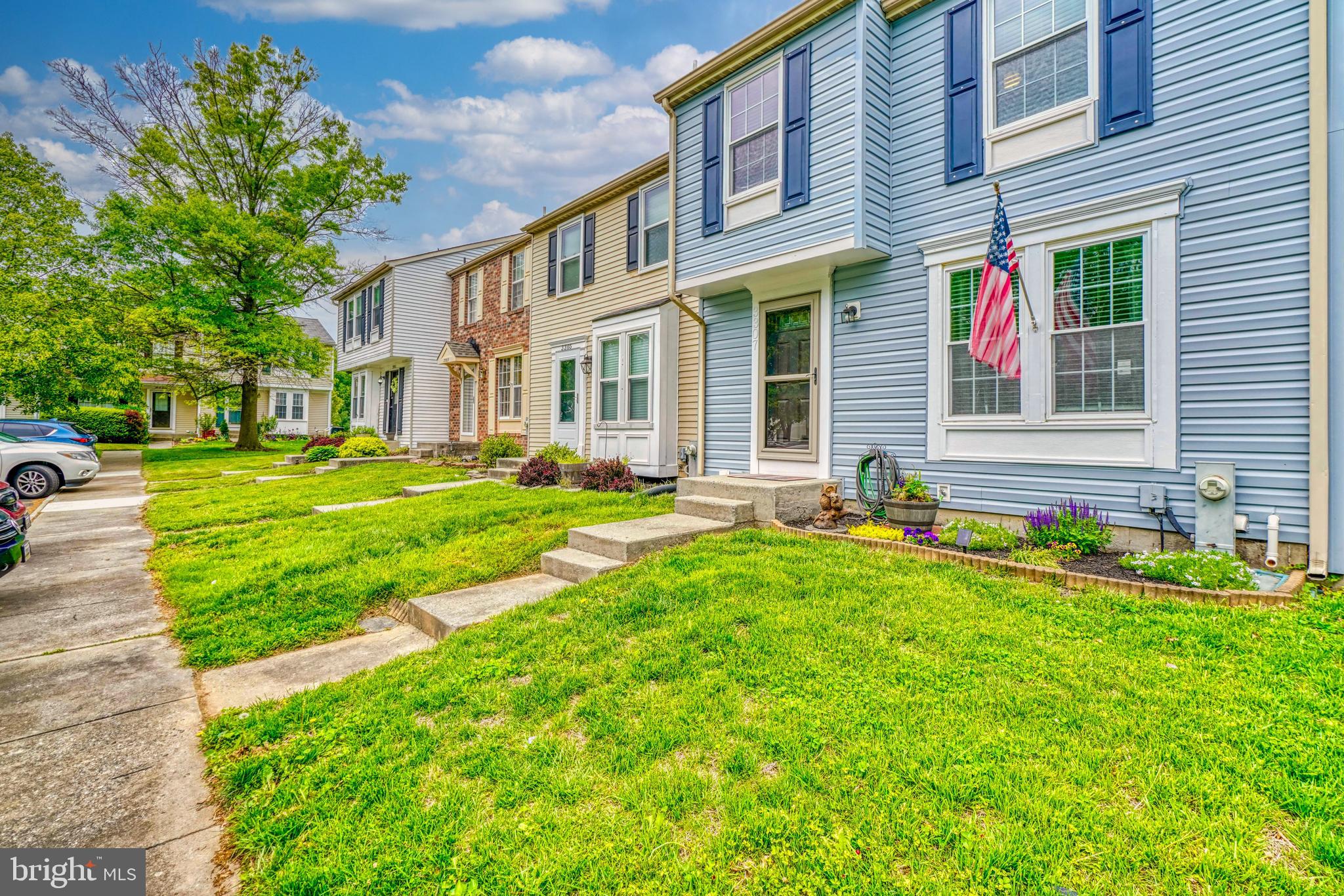 CONSTANT FRIENDSHIP - Residential