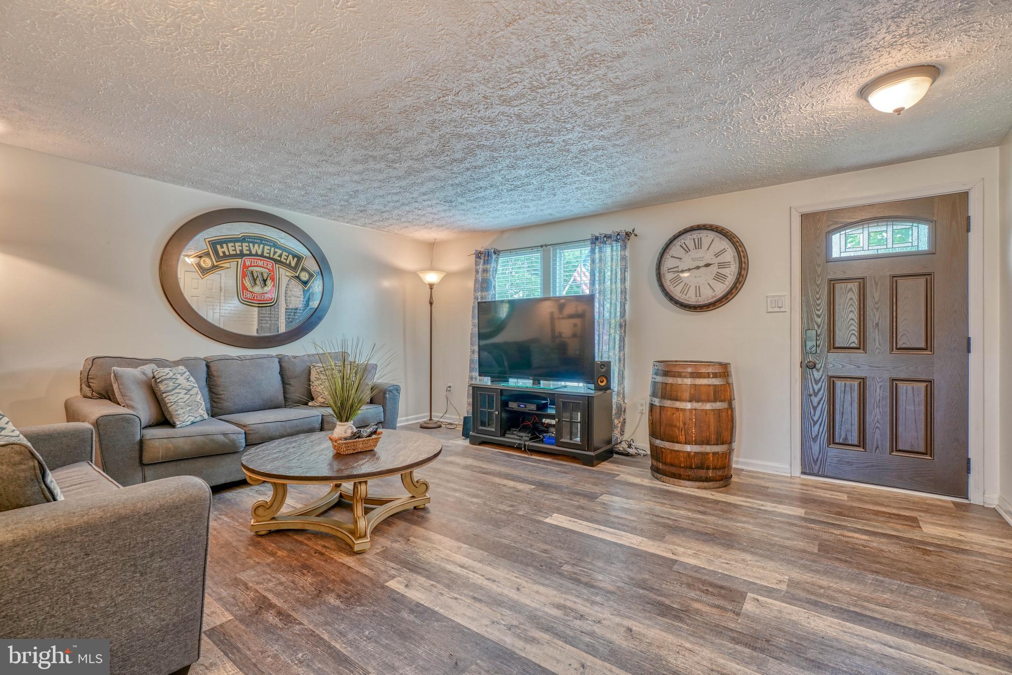 CONSTANT FRIENDSHIP - Residential