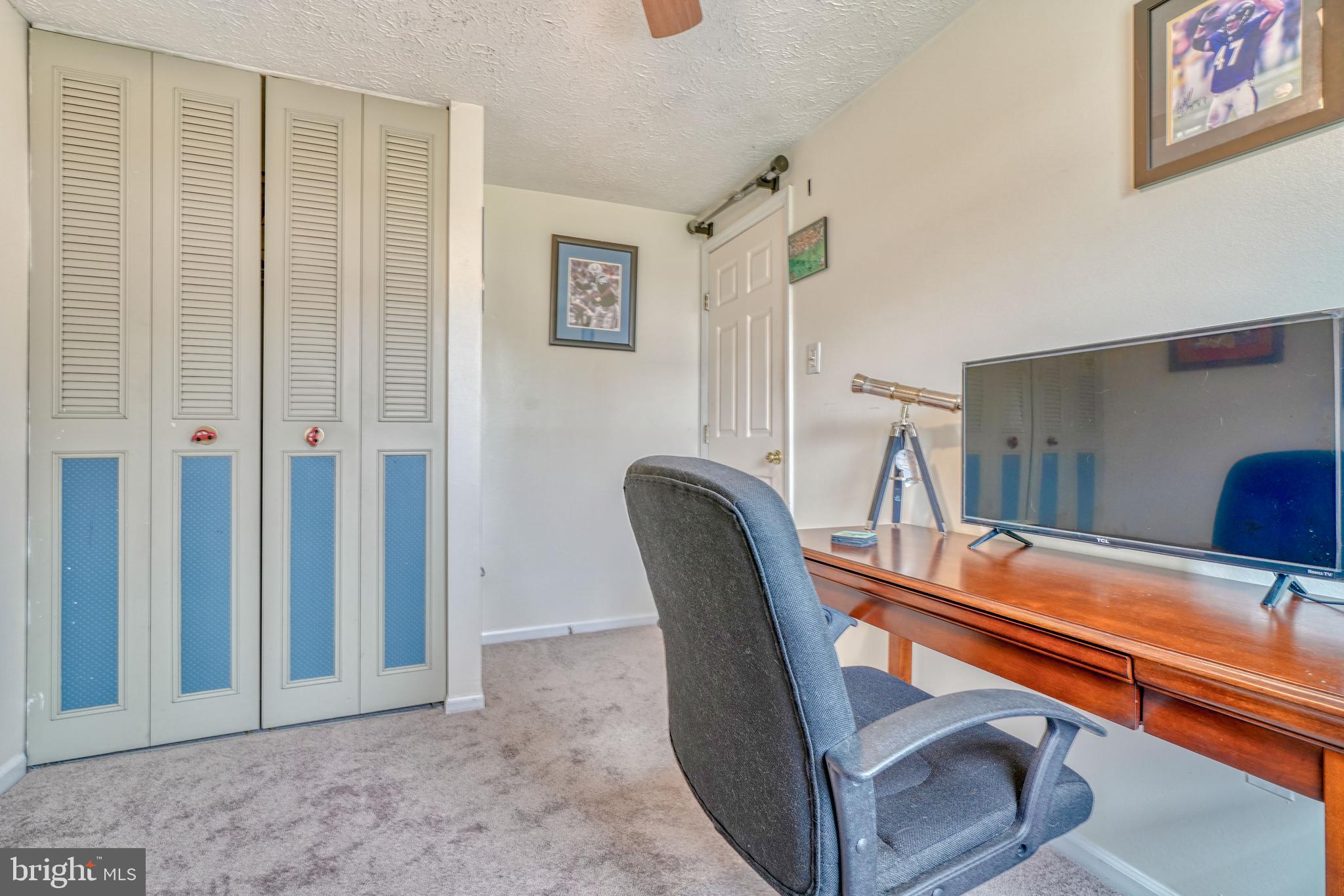 CONSTANT FRIENDSHIP - Residential