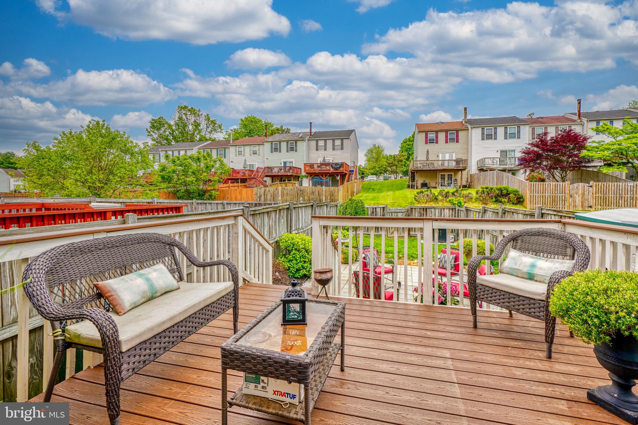 CONSTANT FRIENDSHIP - Residential