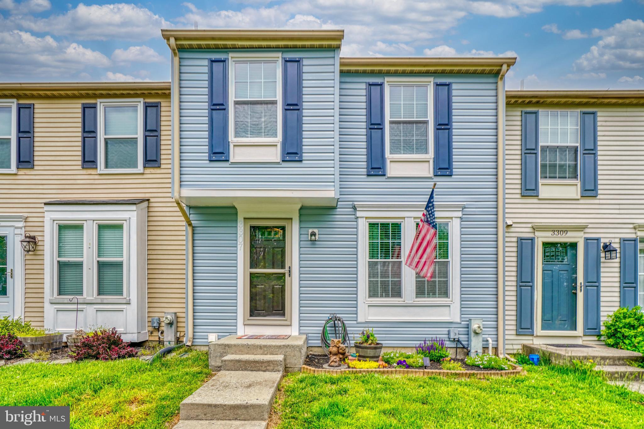 CONSTANT FRIENDSHIP - Residential