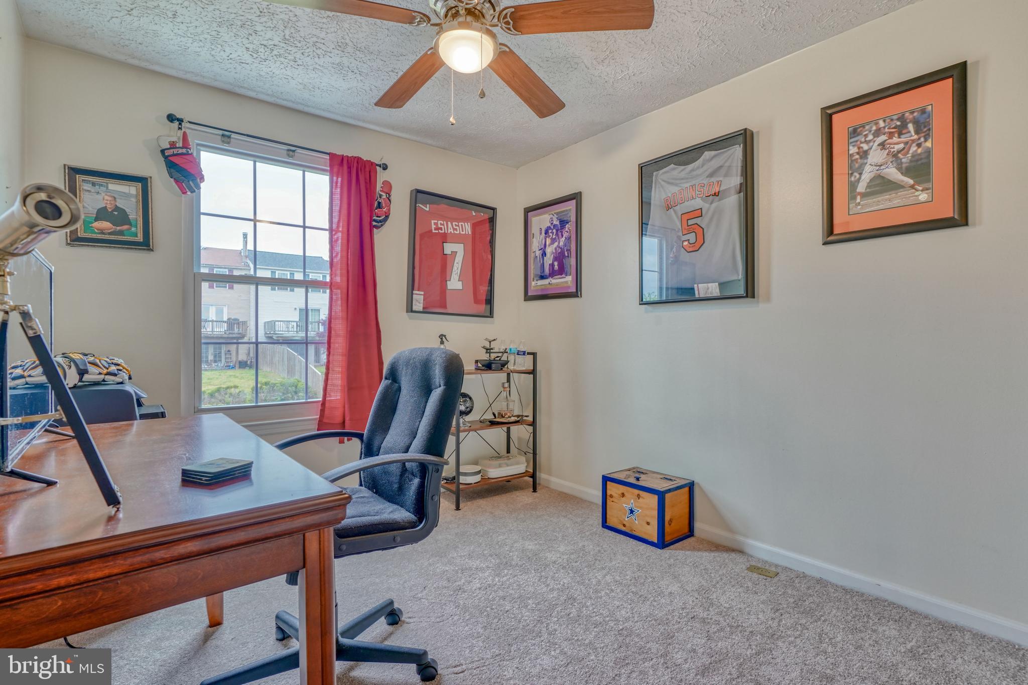 CONSTANT FRIENDSHIP - Residential