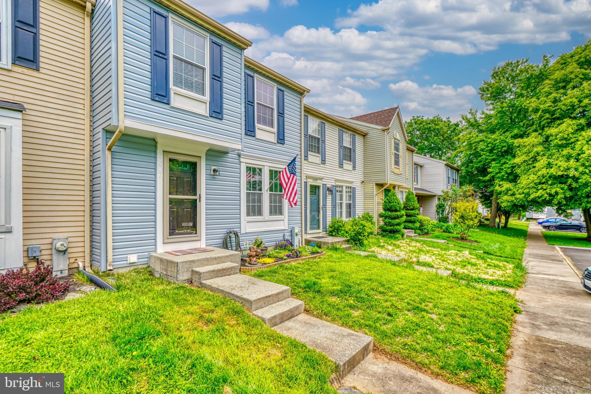 CONSTANT FRIENDSHIP - Residential