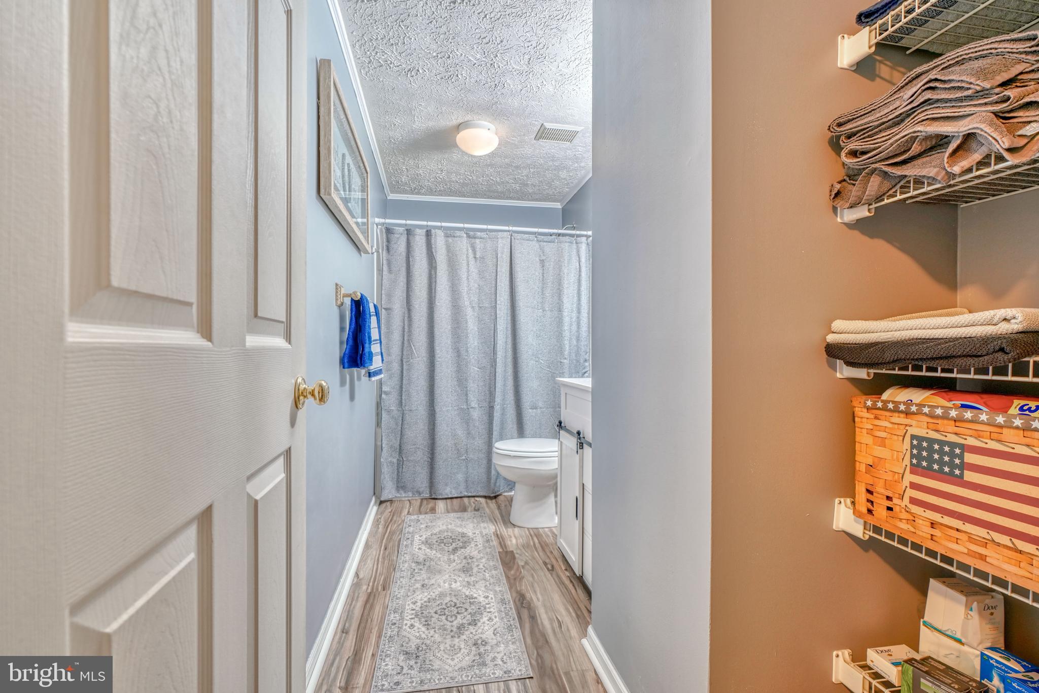 CONSTANT FRIENDSHIP - Residential