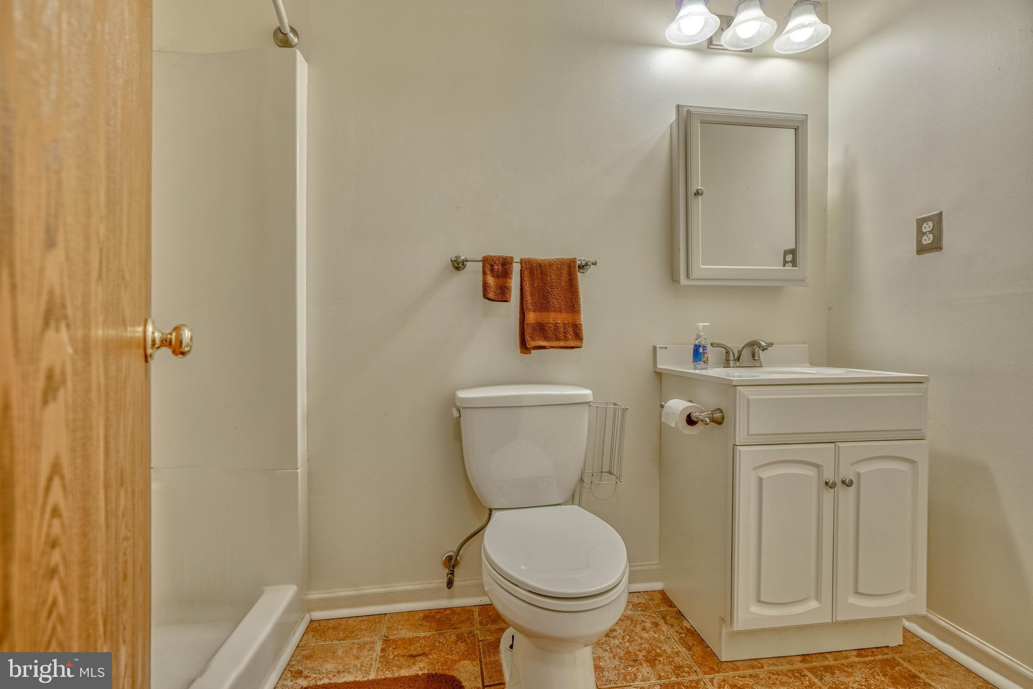 CONSTANT FRIENDSHIP - Residential