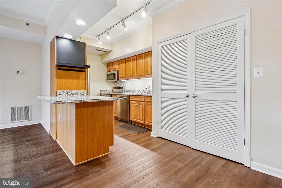 1211 S EADS STREET 602