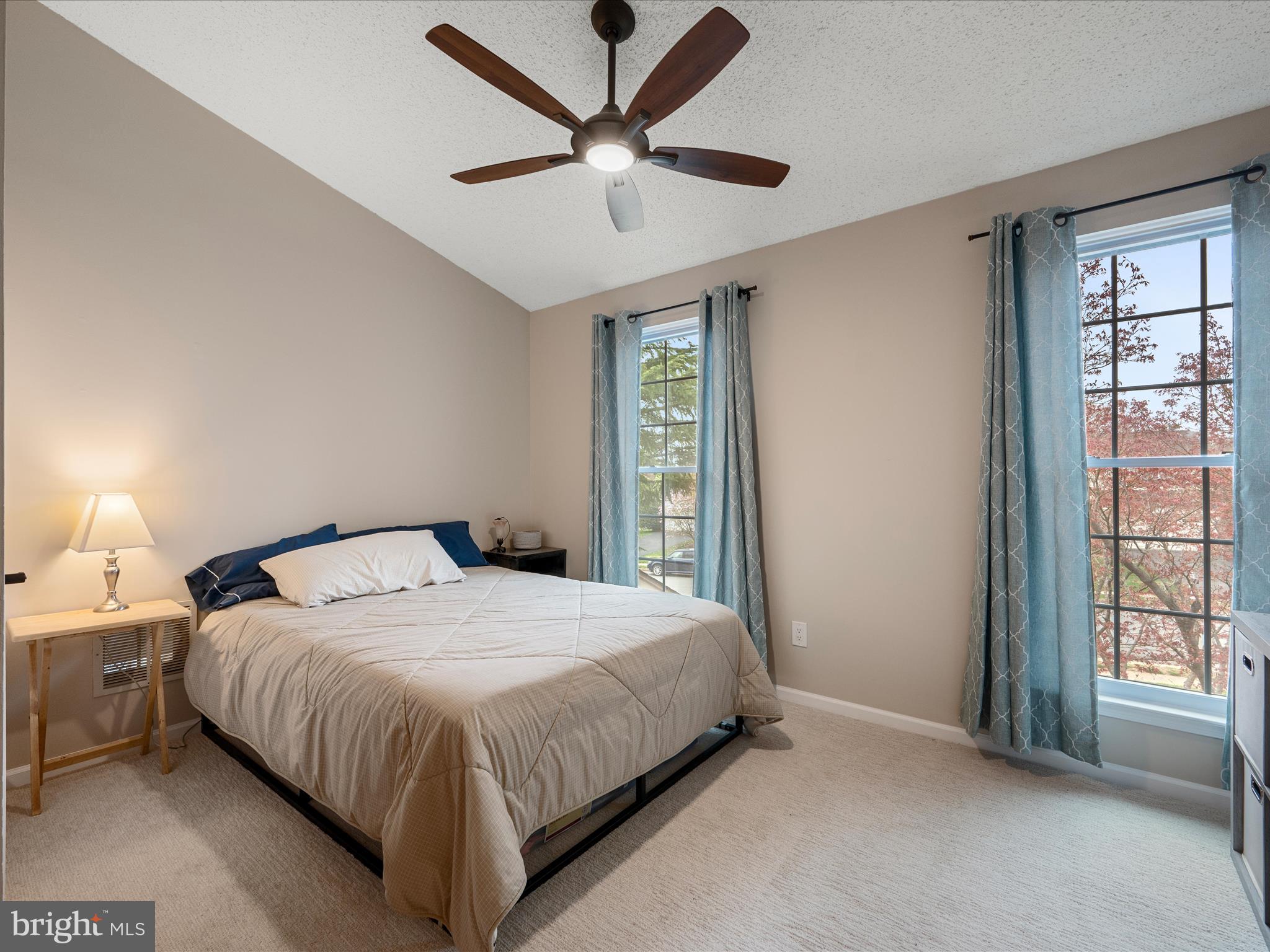 OAKENSHAW - Residential