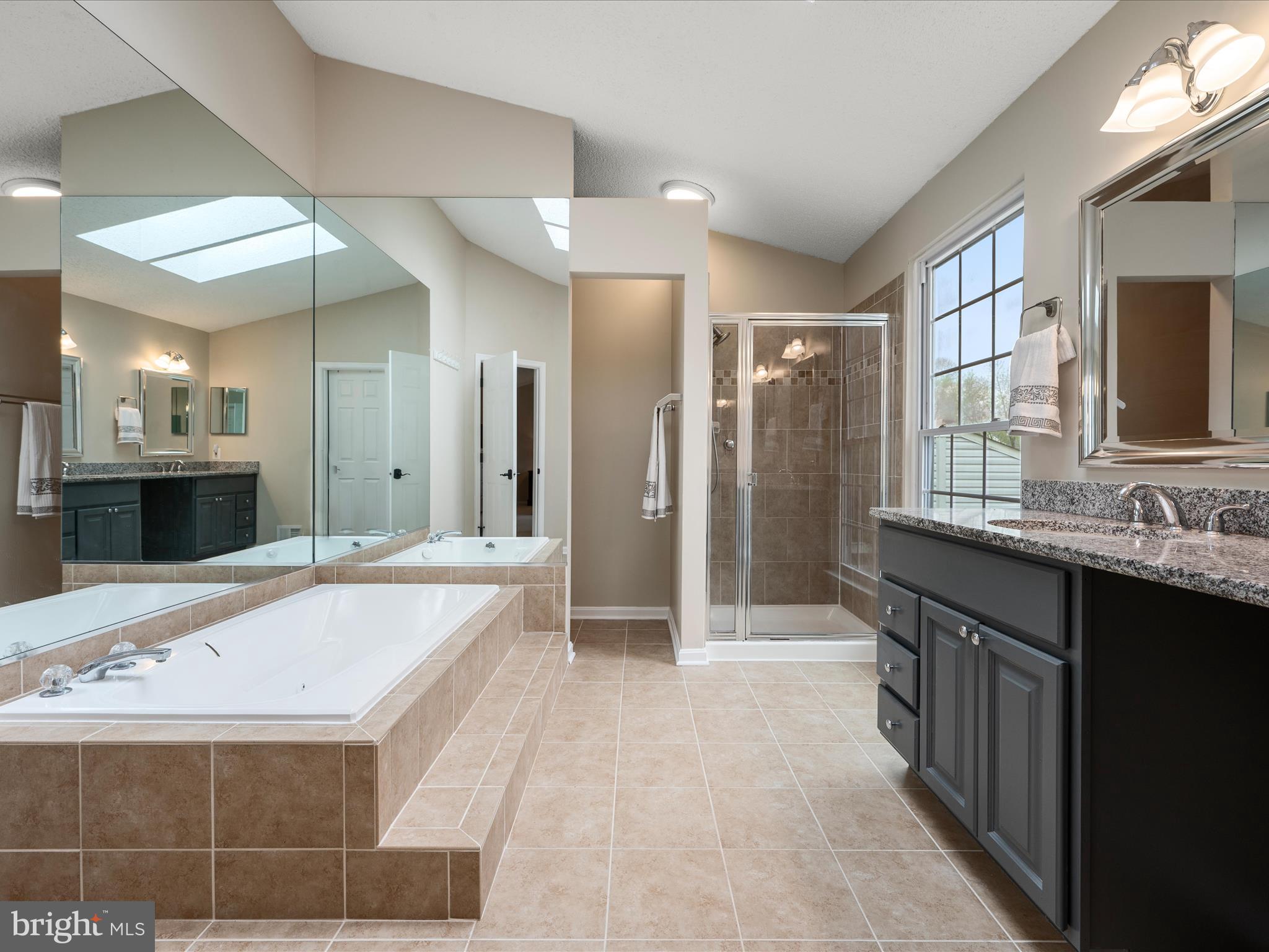 OAKENSHAW - Residential