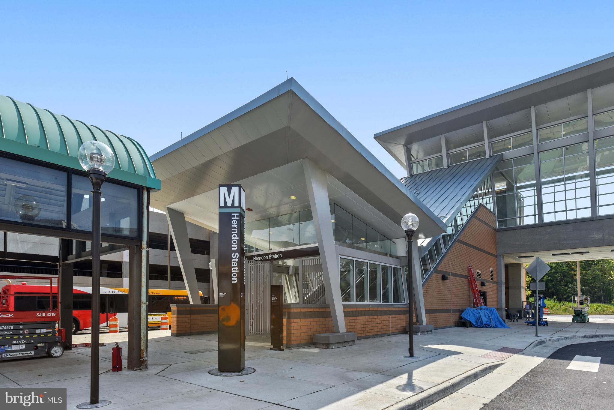 MEADOW HALL - Residential