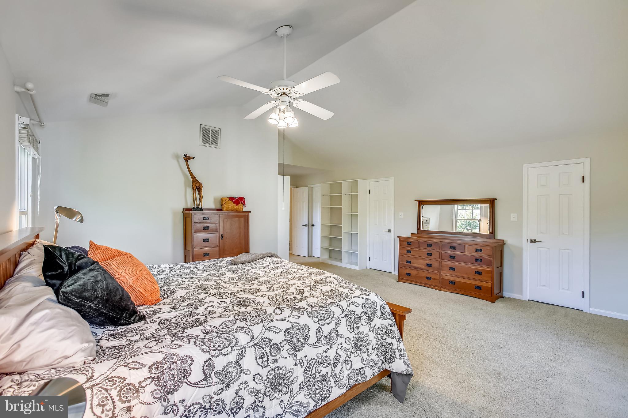 MEADOW HALL - Residential