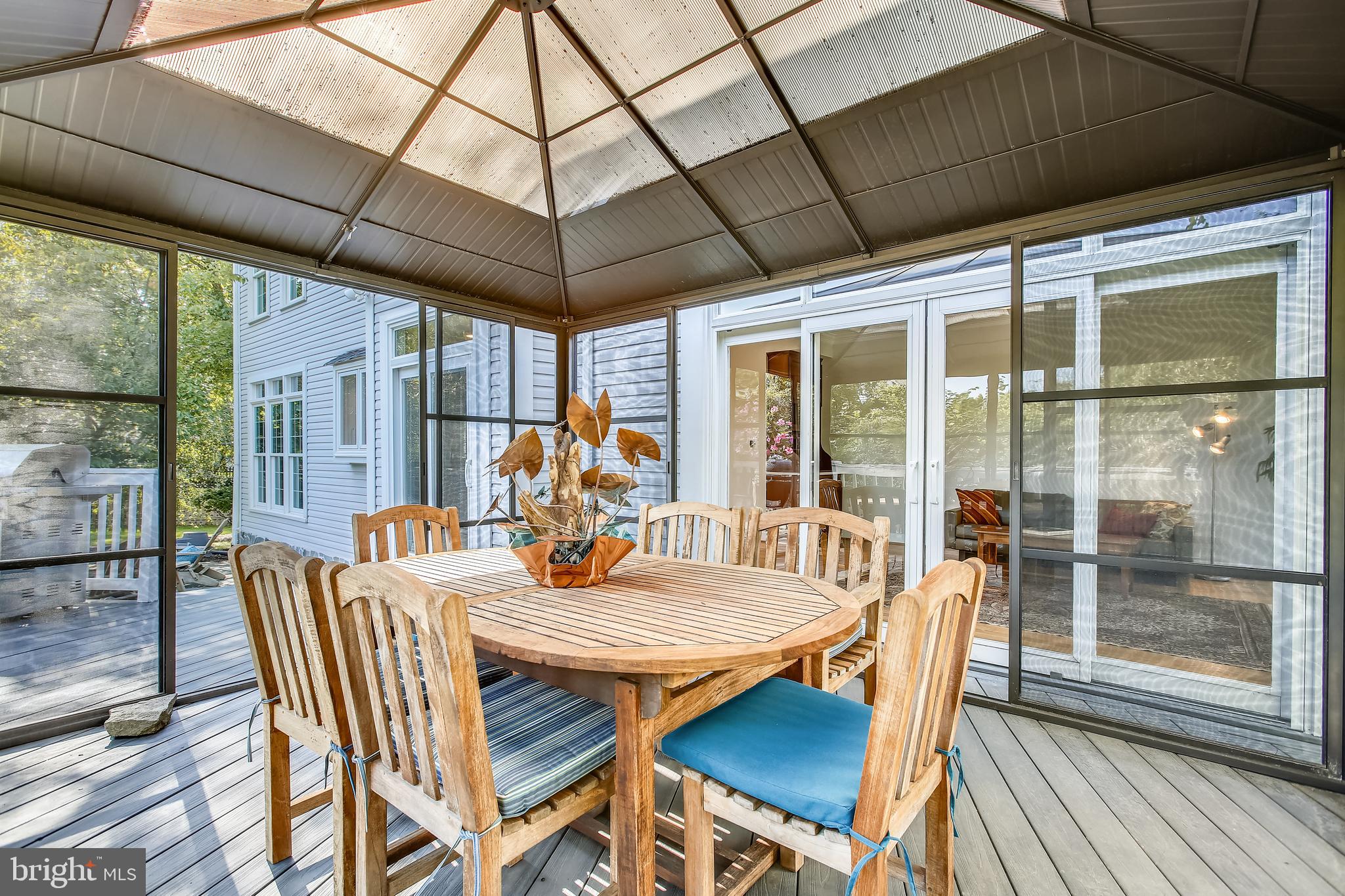 MEADOW HALL - Residential