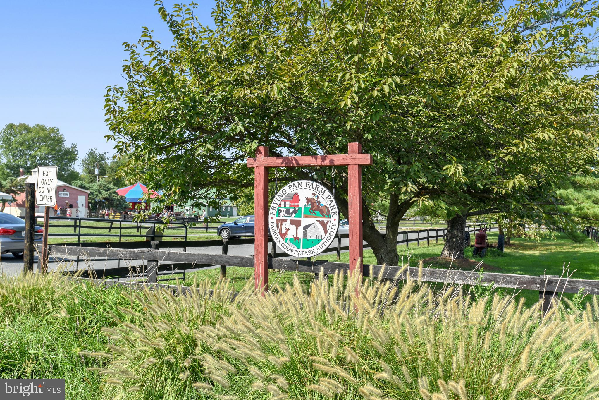 MEADOW HALL - Residential