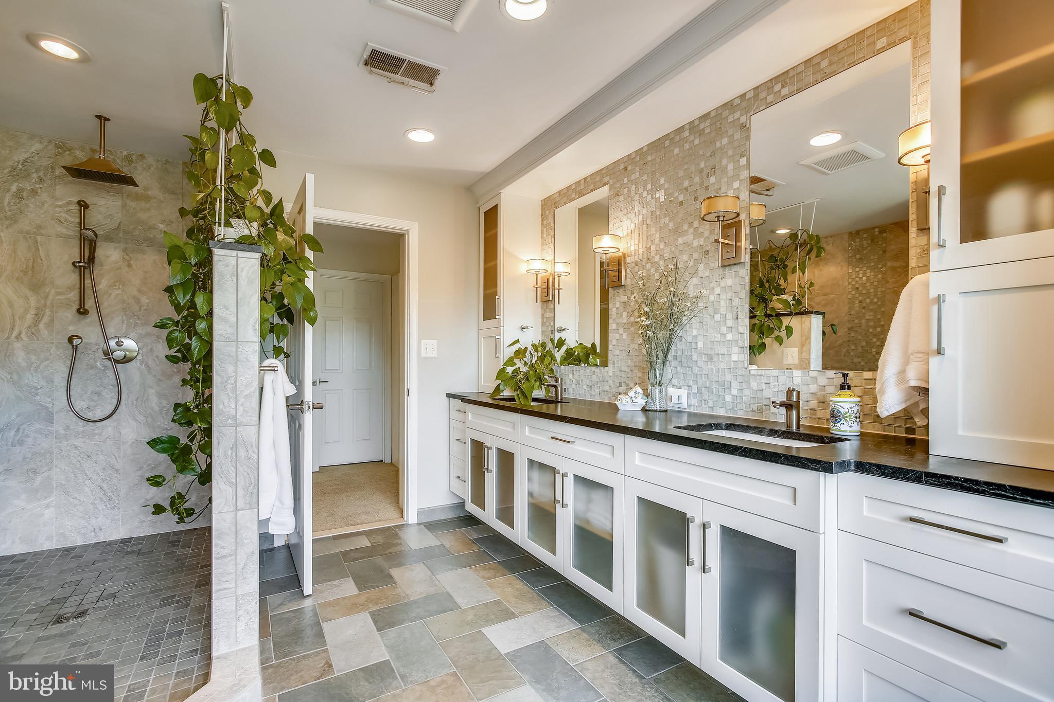 MEADOW HALL - Residential