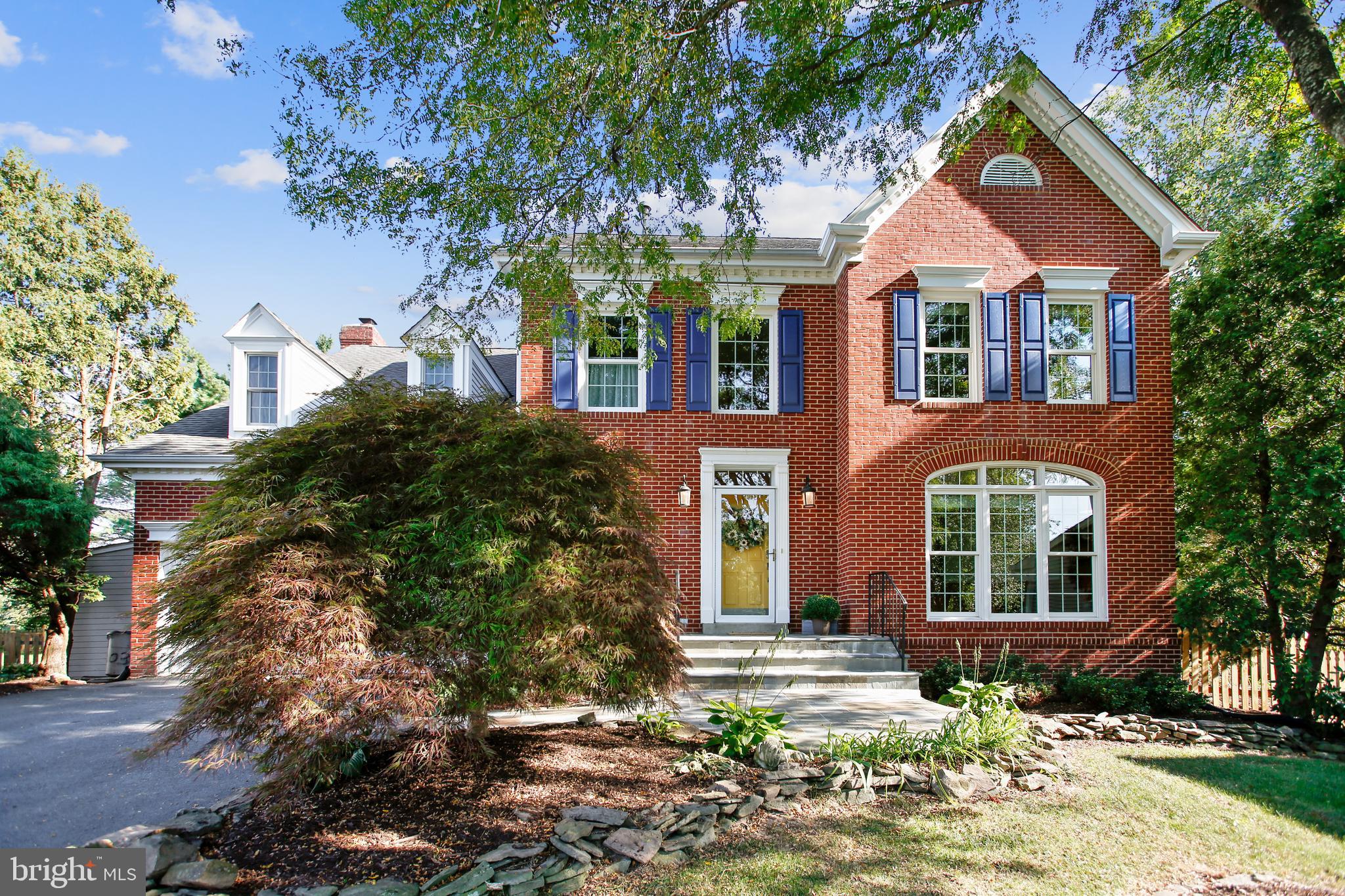 MEADOW HALL - Residential