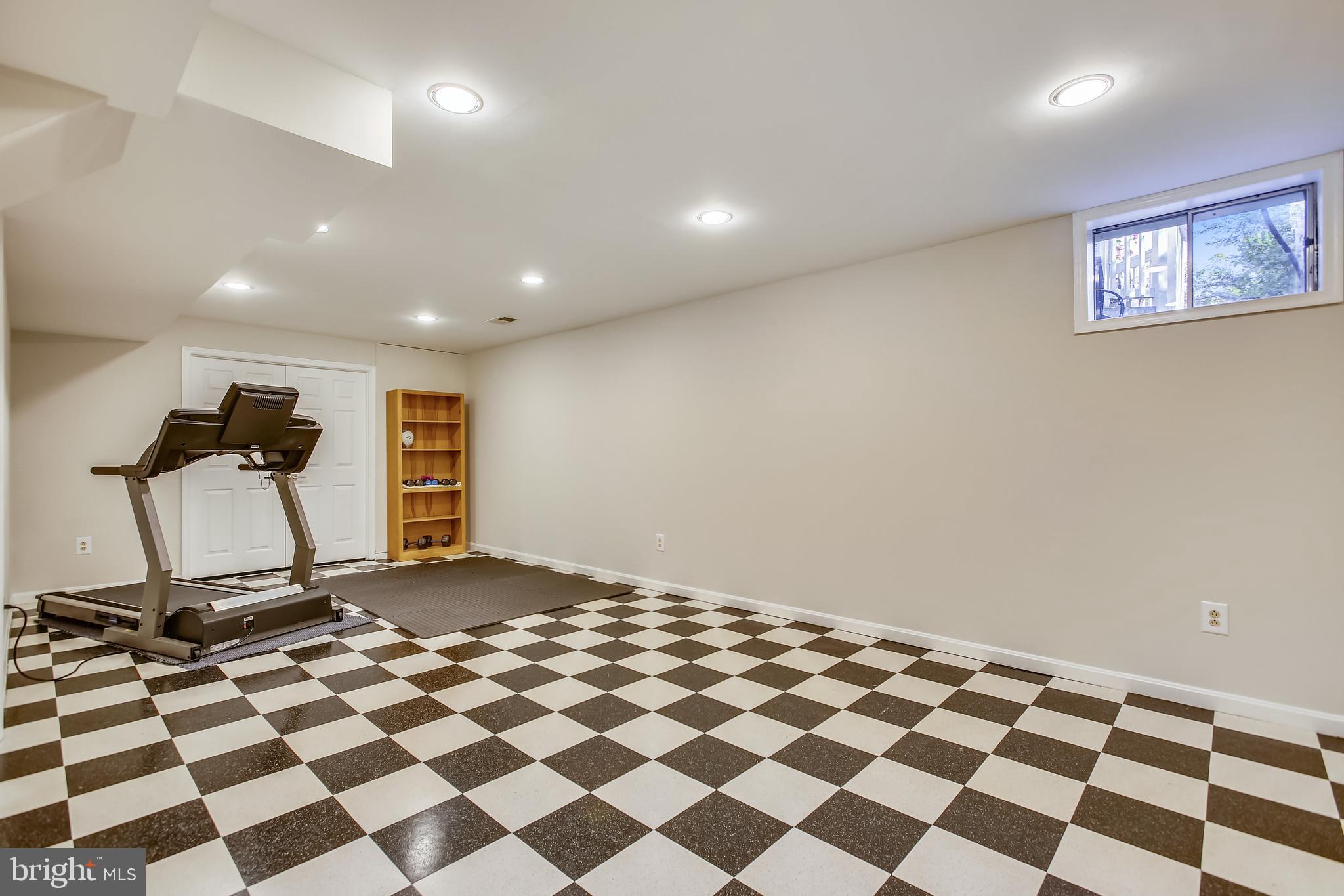 MEADOW HALL - Residential