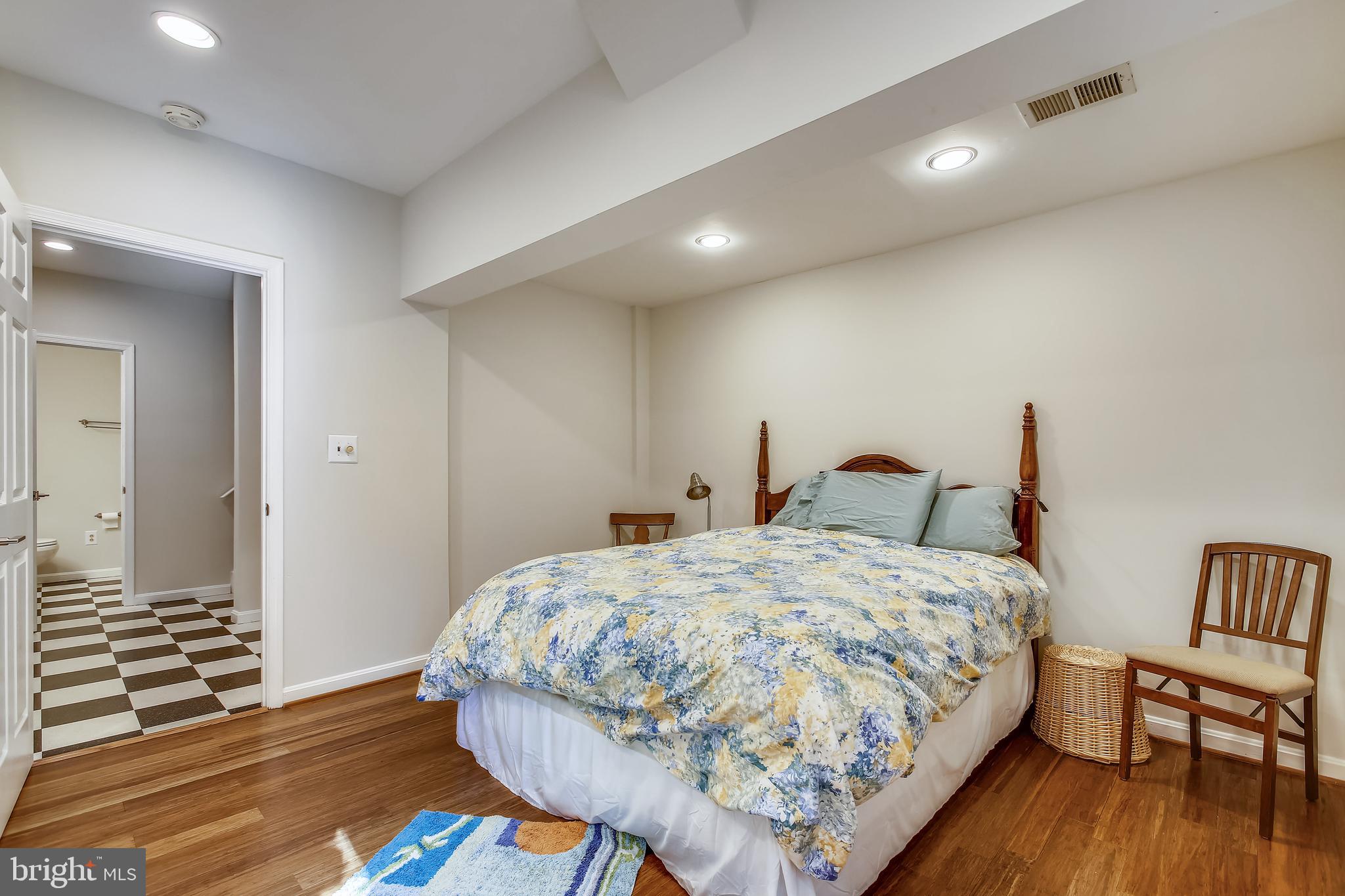 MEADOW HALL - Residential