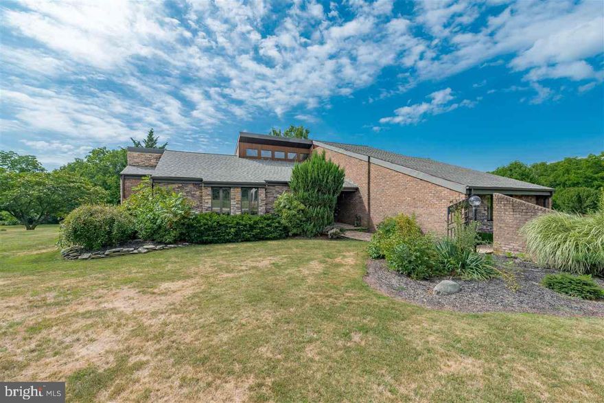 One of a kind contemporary rancher on 21+ acres in clean & green. Light & bright w/ lots of living space! 3 BR/2.5 Bath. Formal LR plus Family Rm w/ gas fireplace. KIT w/ corian cntrs & heated ceramic flr w/ programmable thermostat. Dining Rm plus sep. dining area off the FR. Mast BR w/ walk-in clst & mast bath w/ whirlpool tub. 2 HVAC systems. Relaxing brick patio overlooking incredible yard & Fox in-ground pool. Pole building. A must see home!