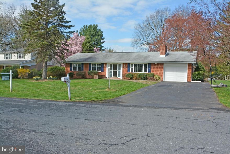 Remodeled from top to Bottom! Luxurious kitchen with Cherry fin. Cabinets, Granite countertop, SS appliances, tile floor; beautiful backsplash; upgraded bathrooms with new vanities, show tub, lighting fixtures; freshly painted through-out, fin. BS with new ceiling & carpet, covered patio, back porch with view of large private yard with mature trees, respected builder-Lenardi. Open 07/11 Sat 2-4 pm