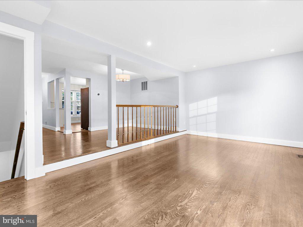 WATERSIDE - Residential