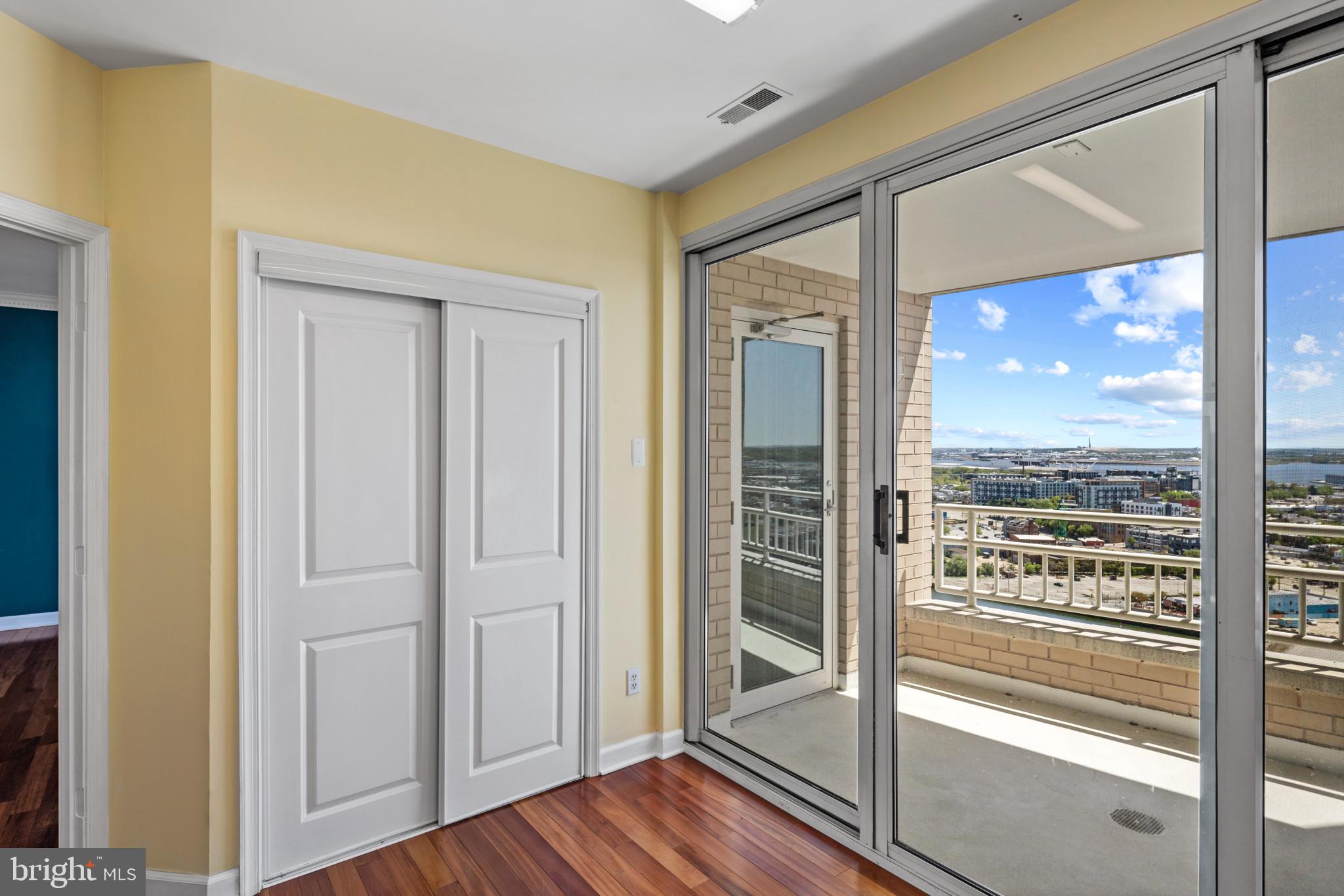 HARBORVIEW CONDOMINIUMS - Residential