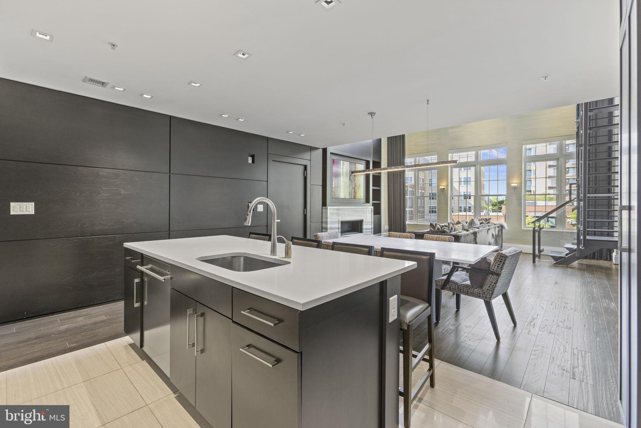 GASLIGHT SQUARE - Residential