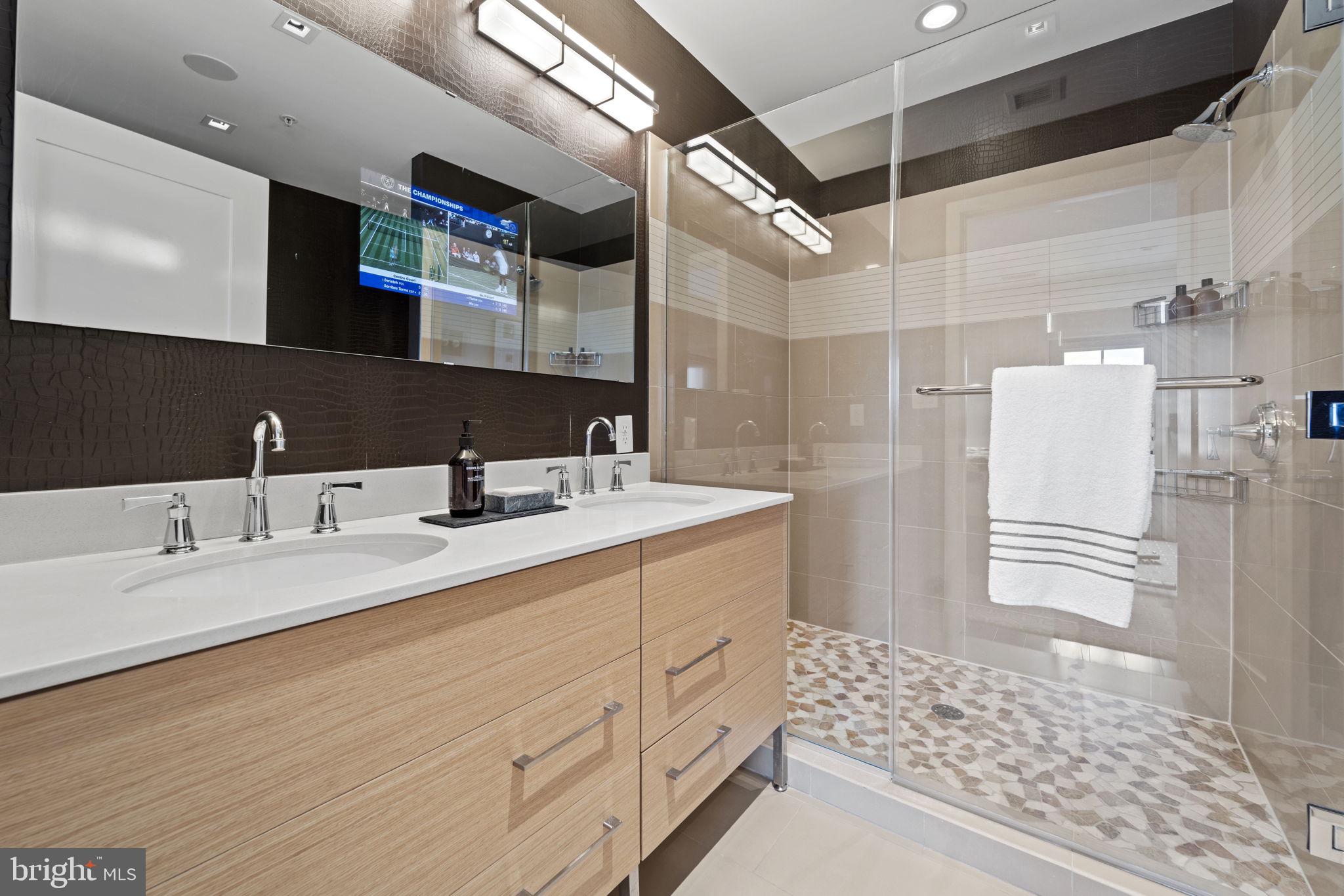 GASLIGHT SQUARE - Residential