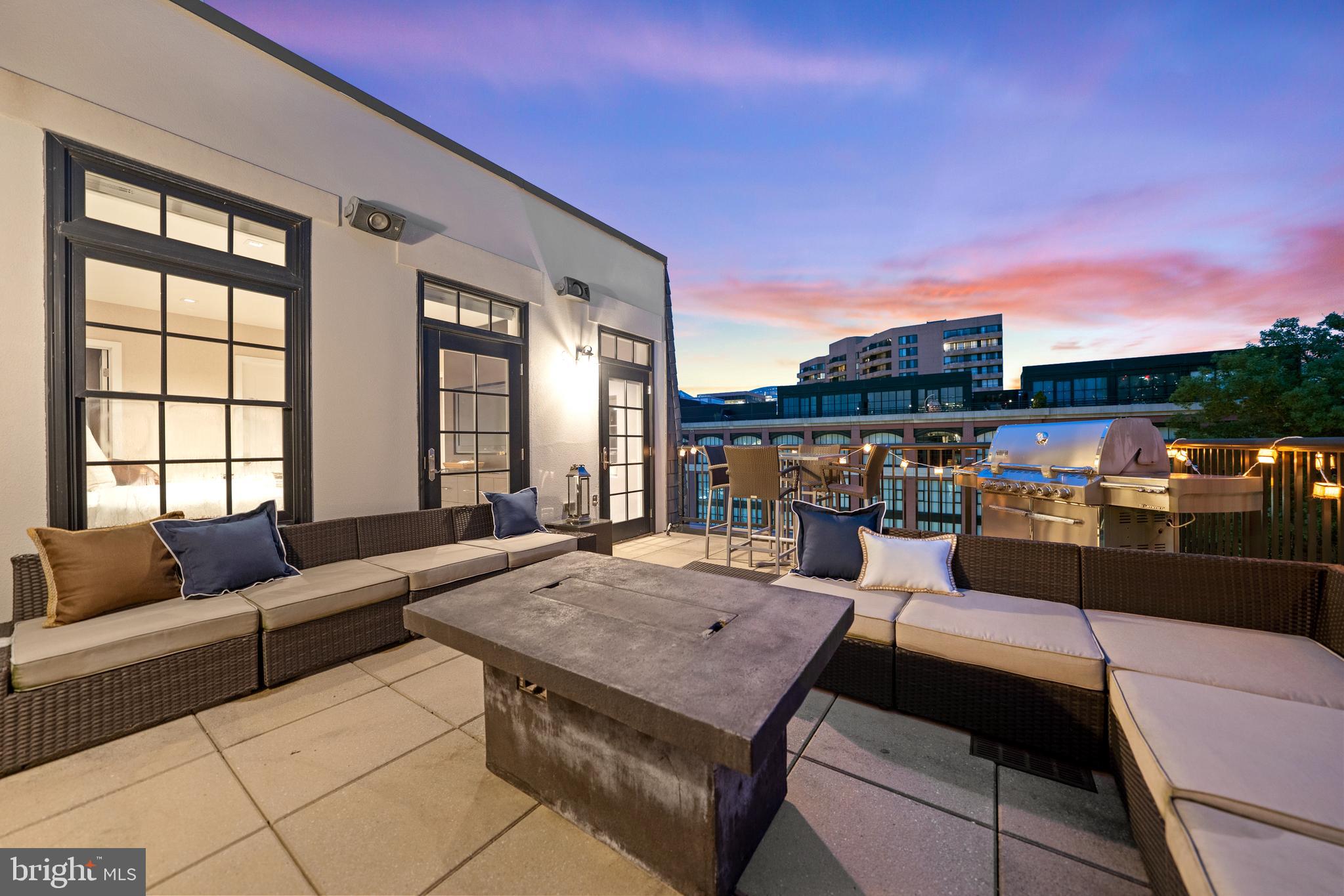 GASLIGHT SQUARE - Residential