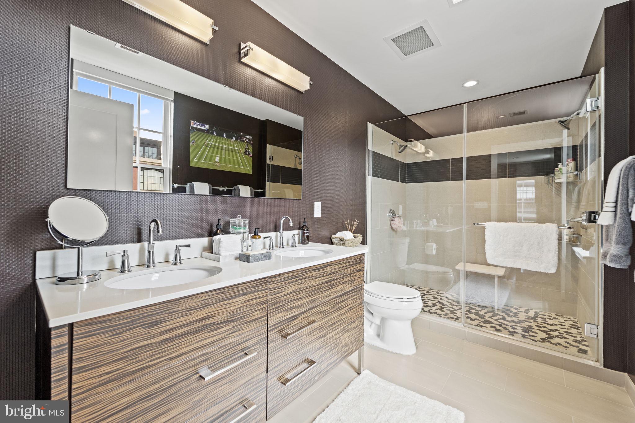 GASLIGHT SQUARE - Residential