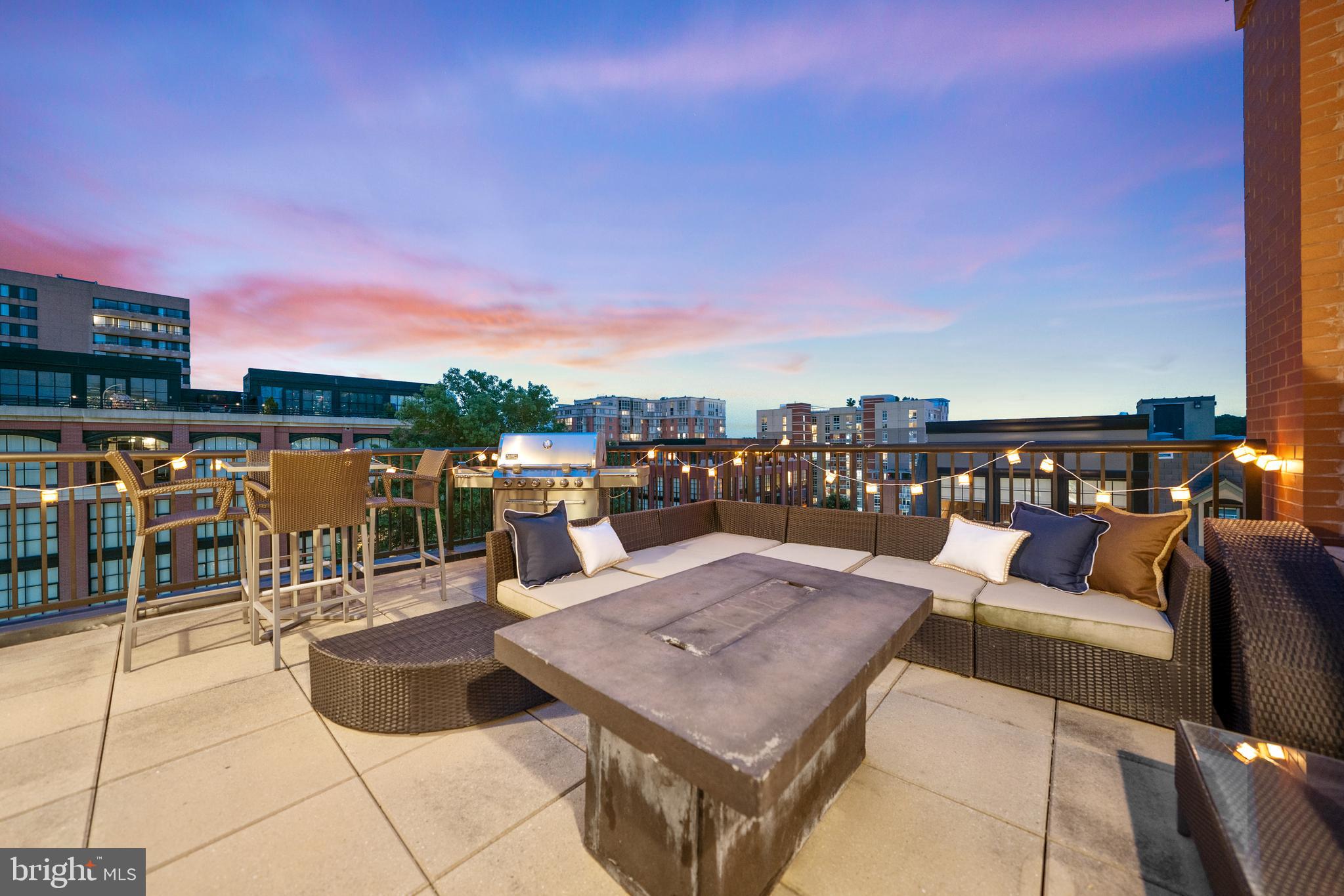 GASLIGHT SQUARE - Residential