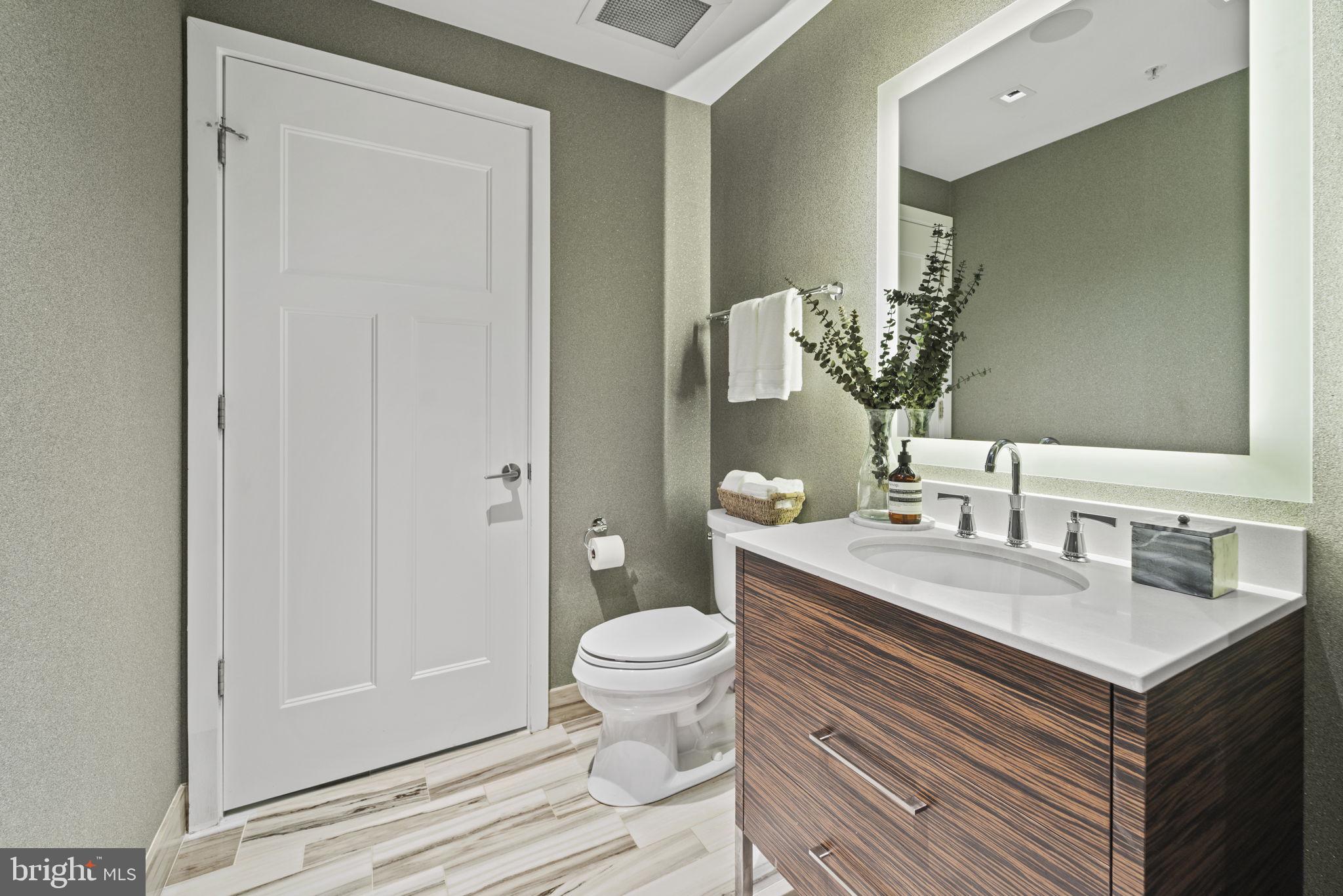 GASLIGHT SQUARE - Residential