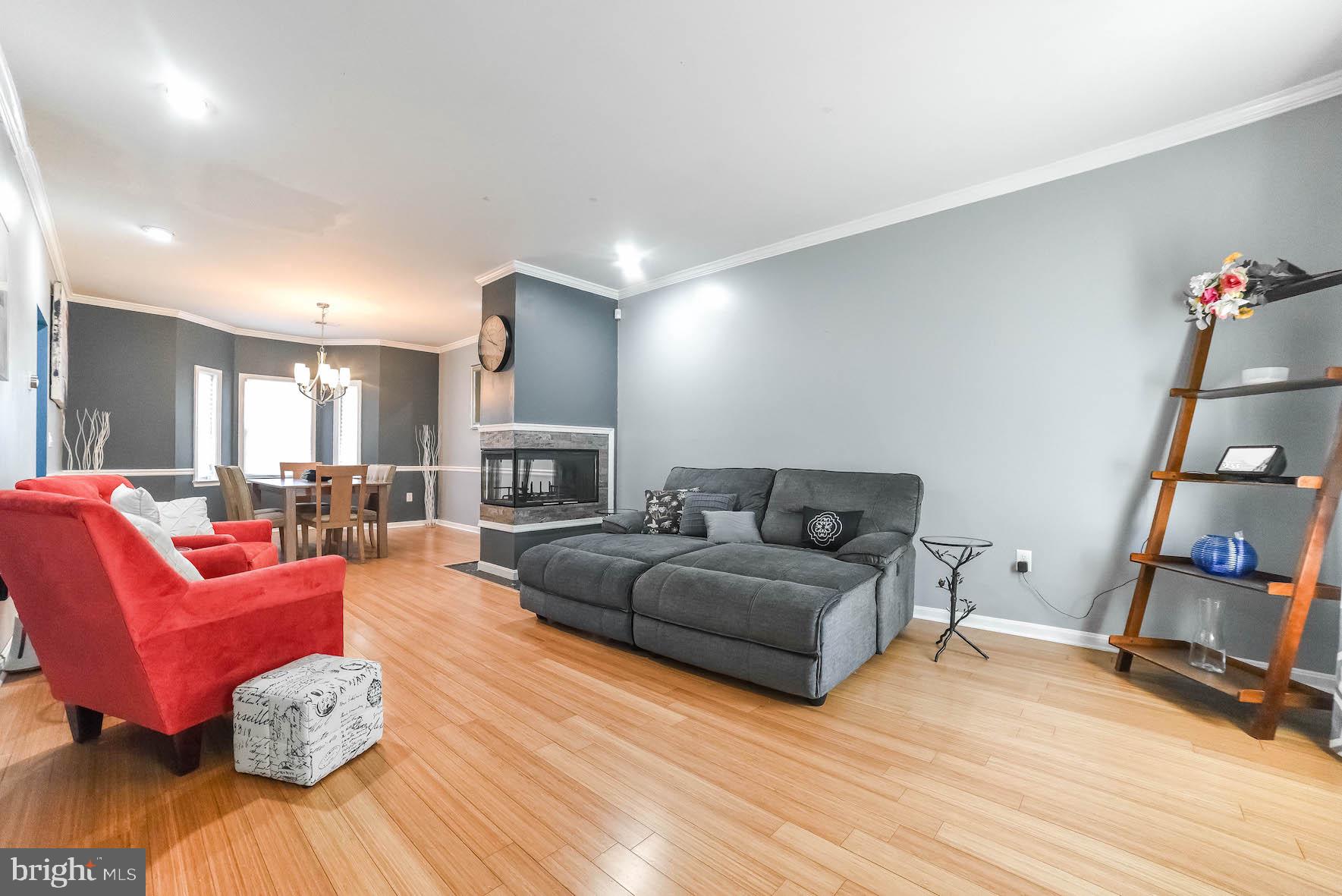 HUNTINGTON NEIGHBORHOOD - Residential